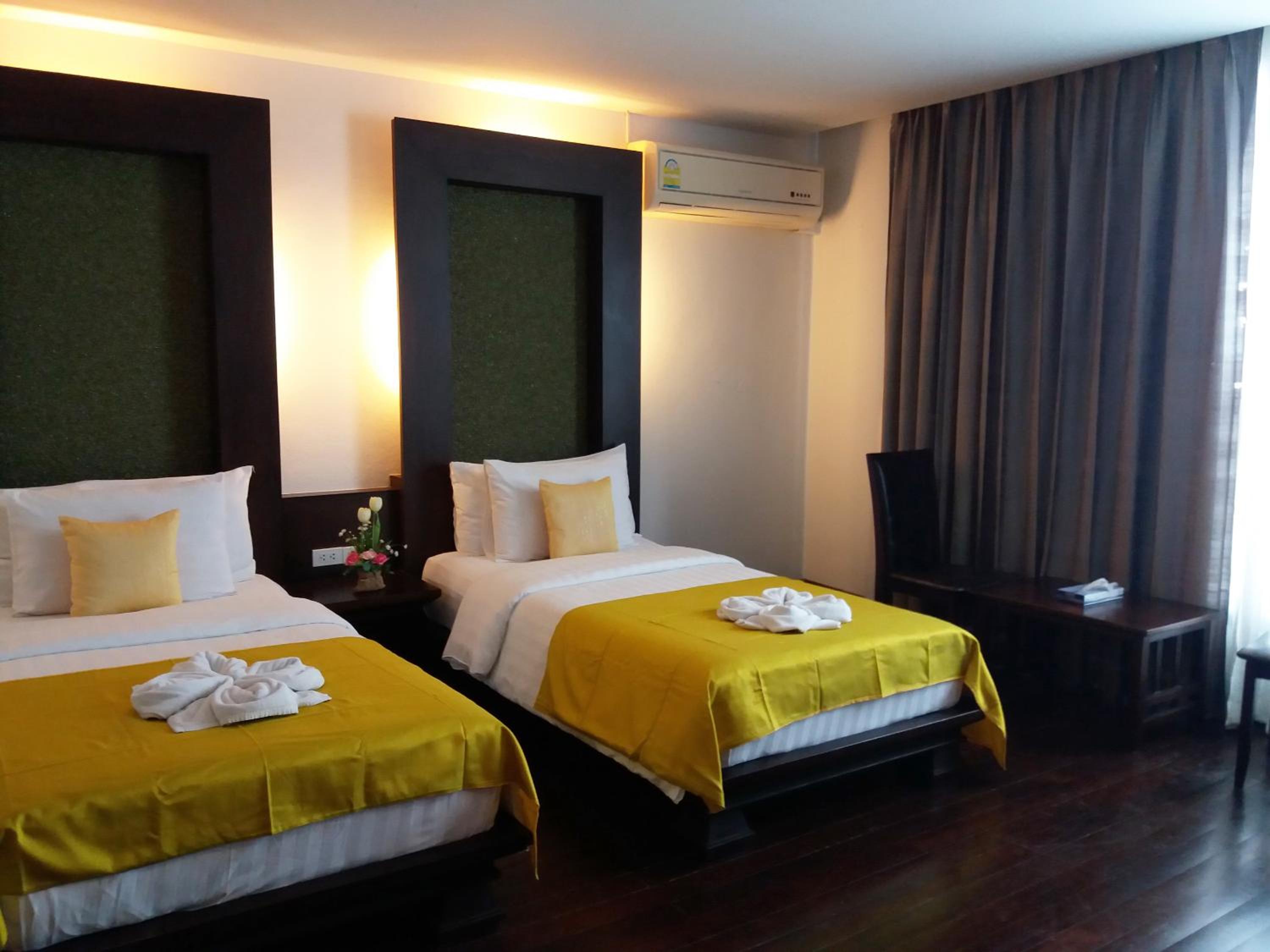 Deluxe Twin Room - Photo 10