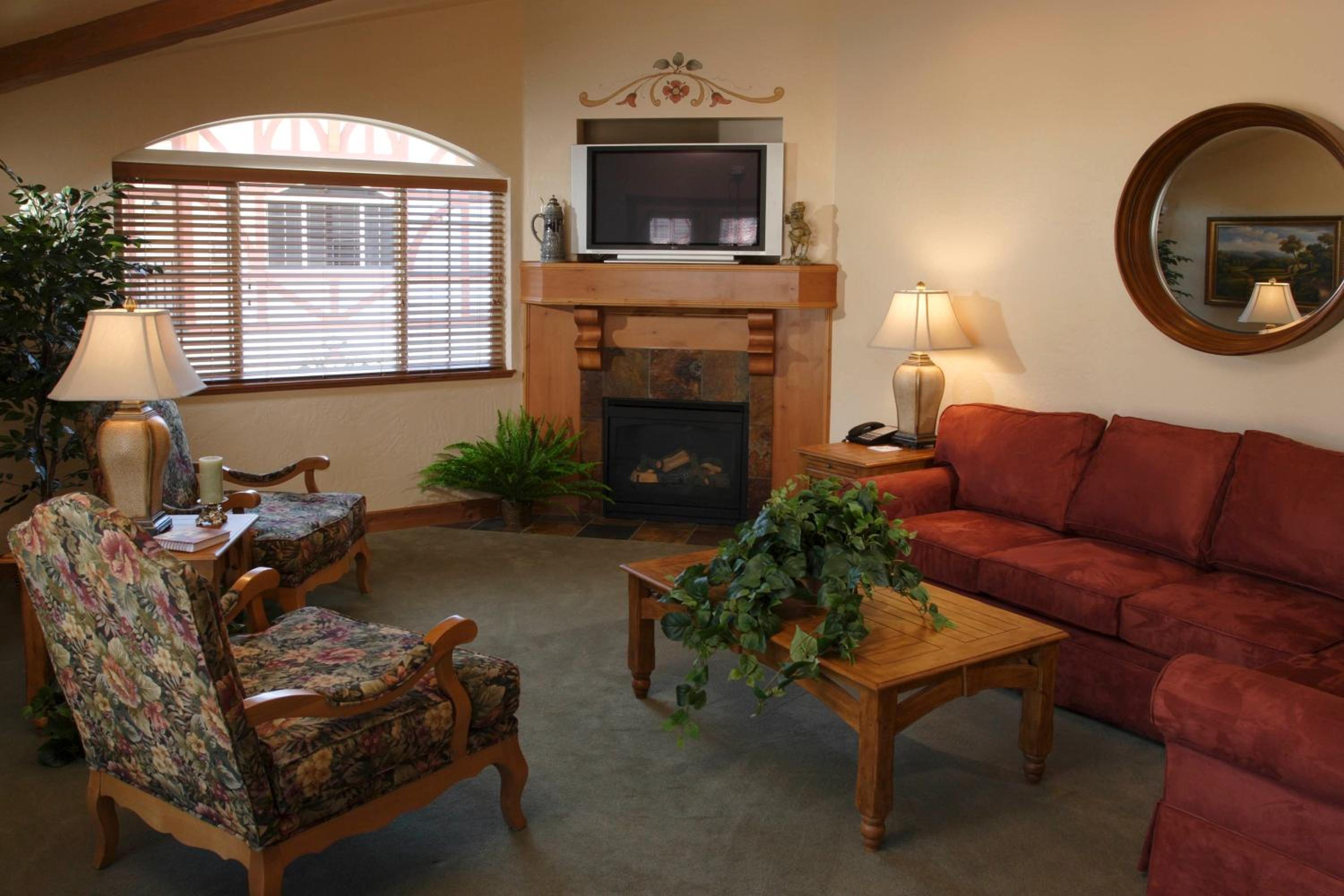 Penthouse Suite - Photo 2