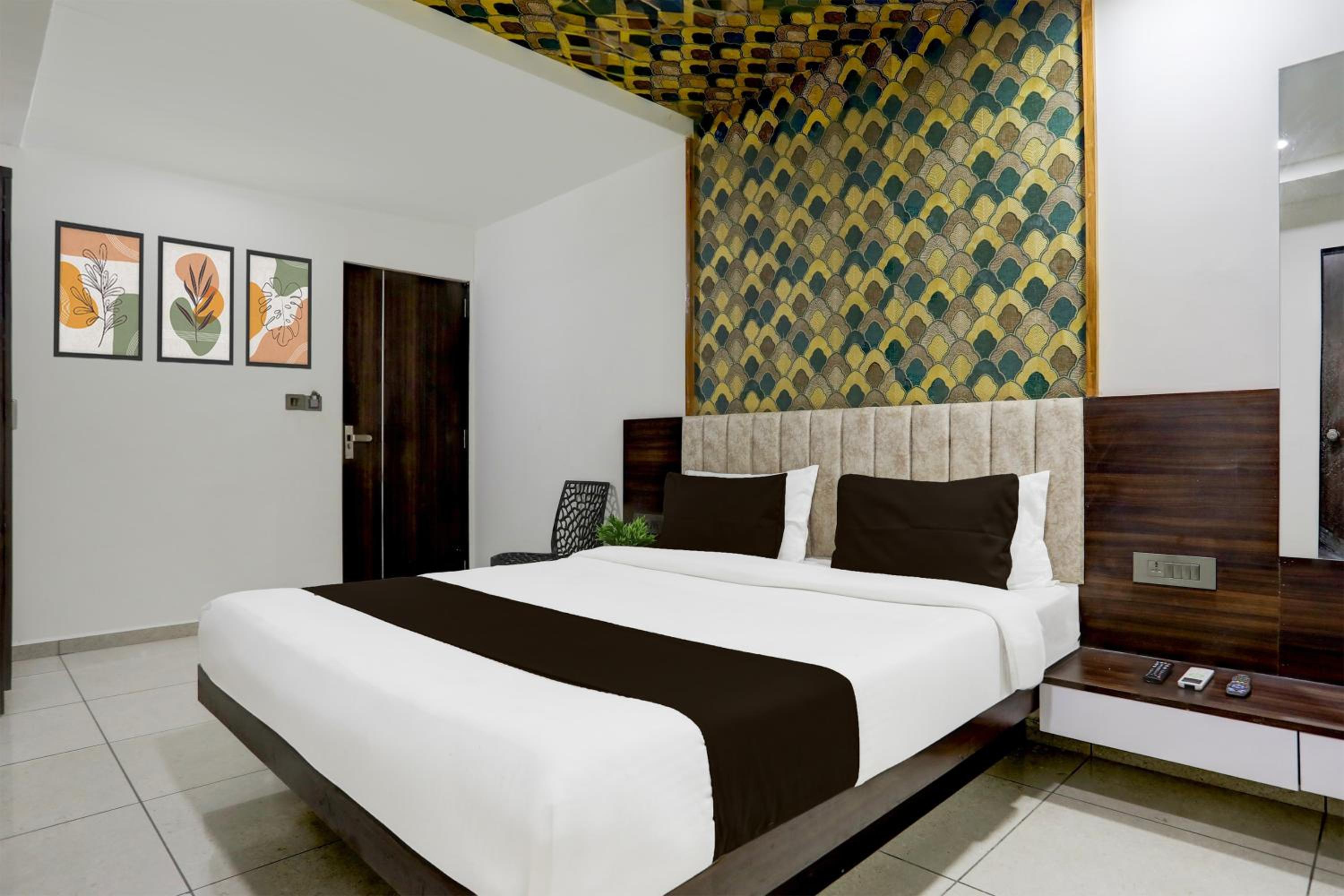 Deluxe Double Room with Bath