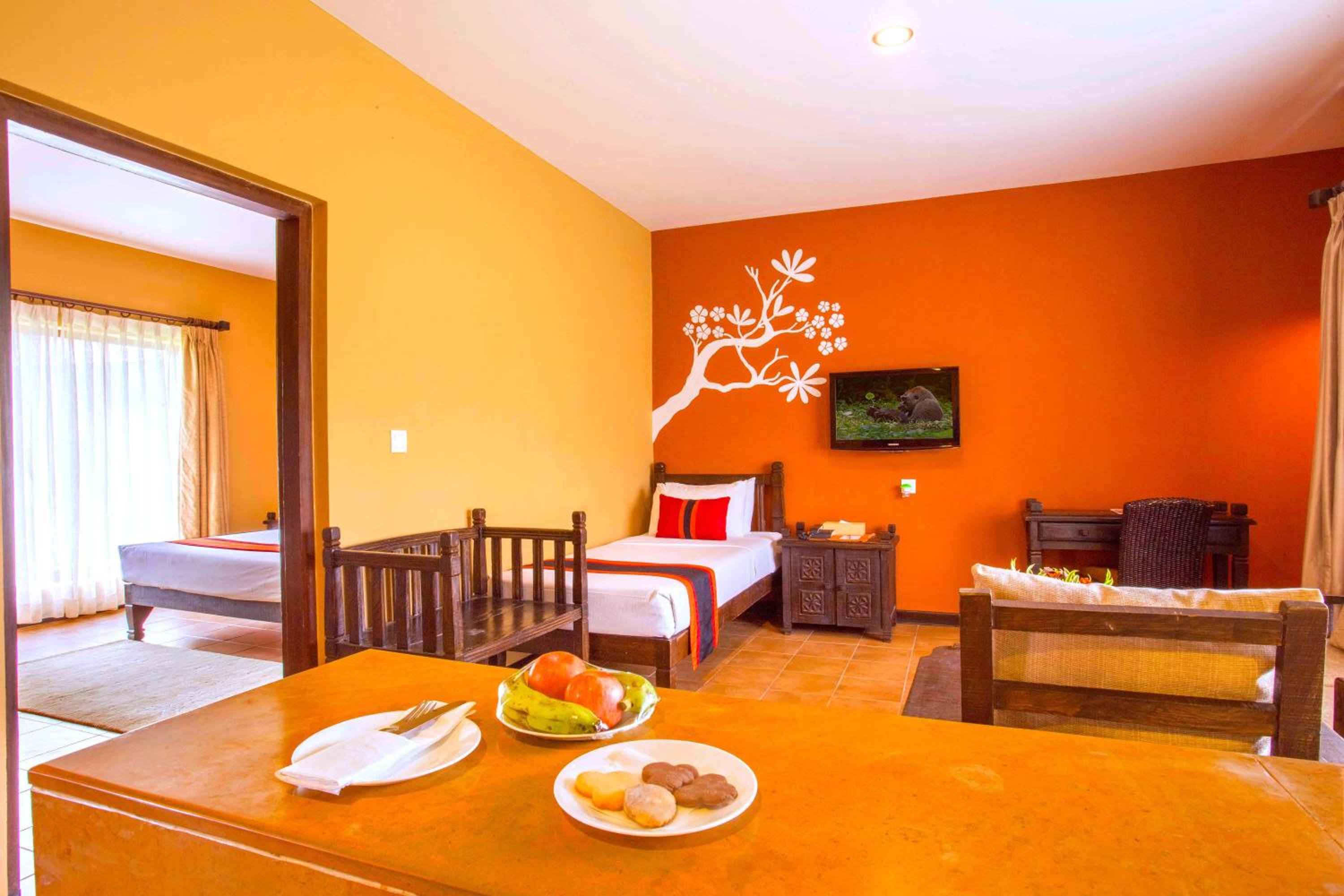 Family Suite with Balcony - Photo 2