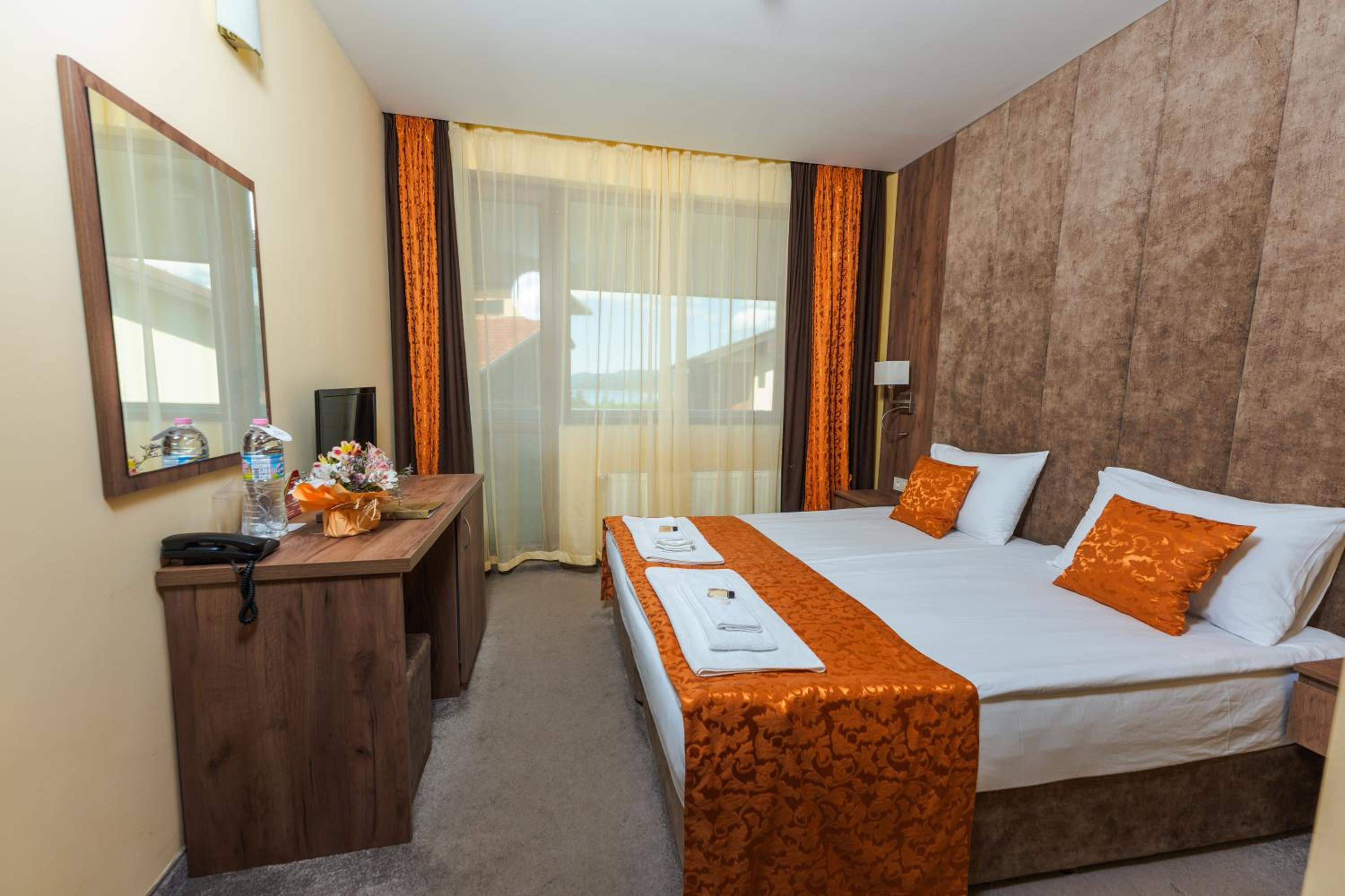 Standard Double or Twin Room photo 1