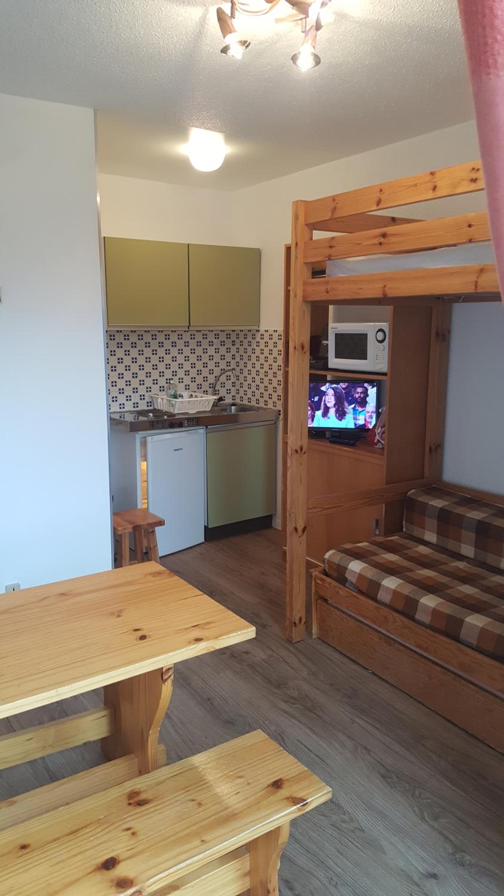 Studio Apartment - Photo 3