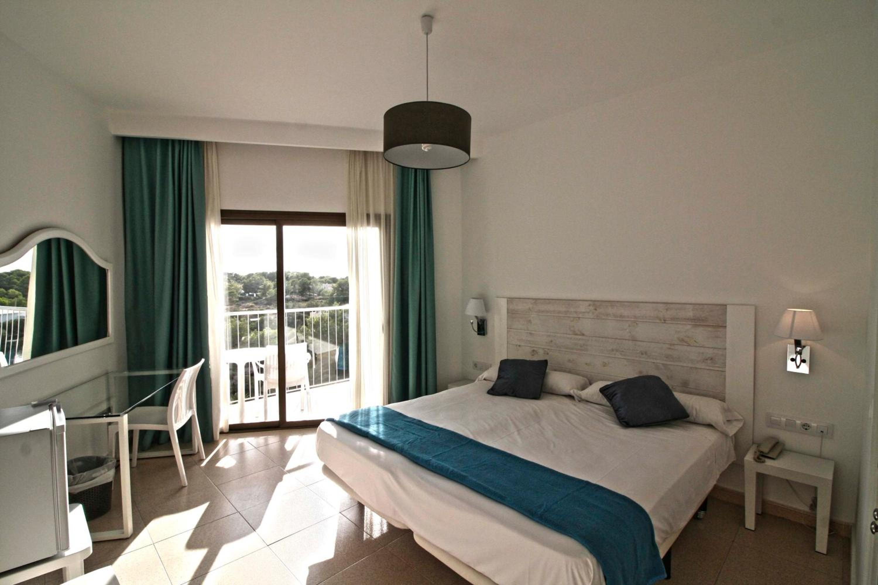 Standard Double or Twin Room - Photo 3