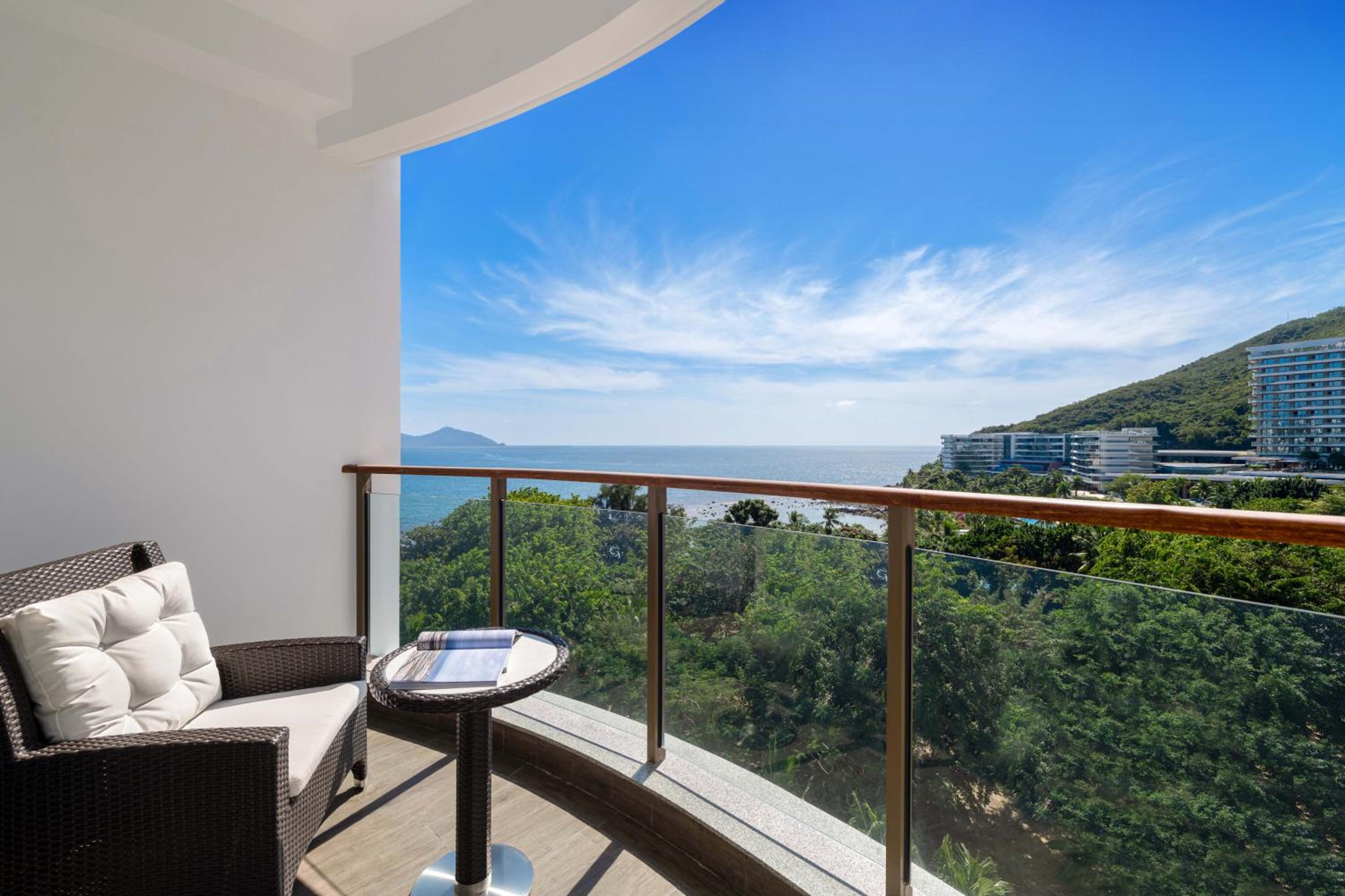 Deluxe Triple Room with Sea View