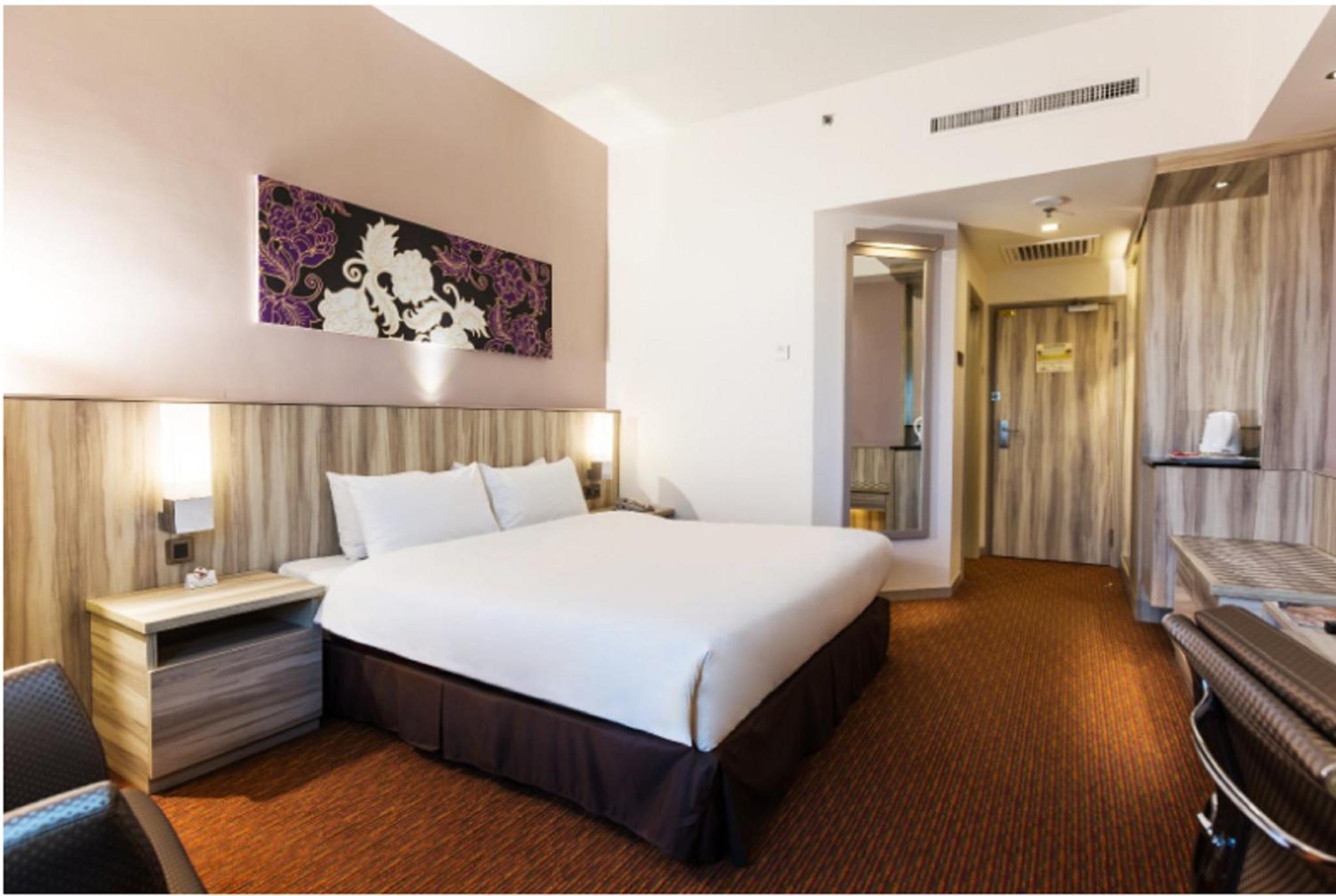 Deluxe Double or Twin Room - Photo 7