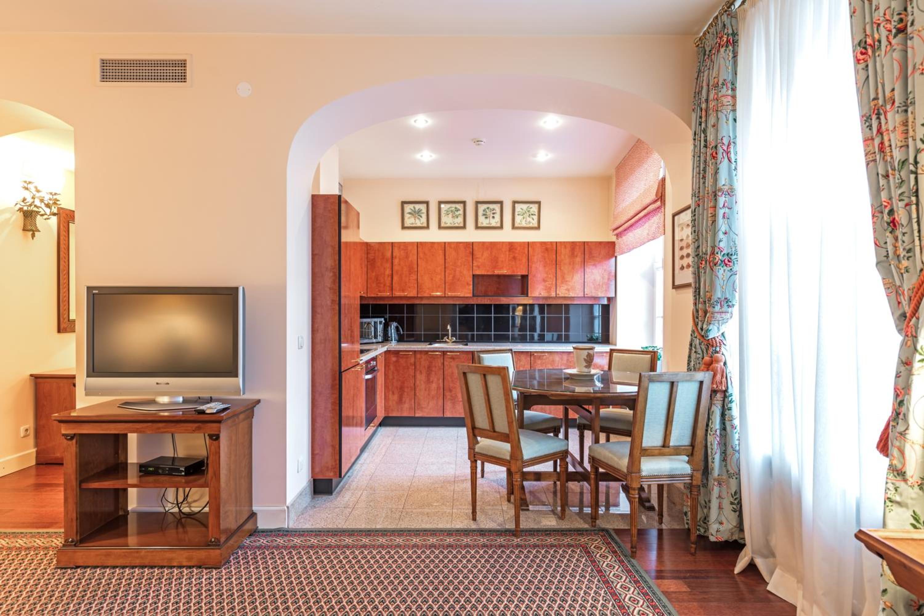 One-Bedroom Apartment - Photo 9