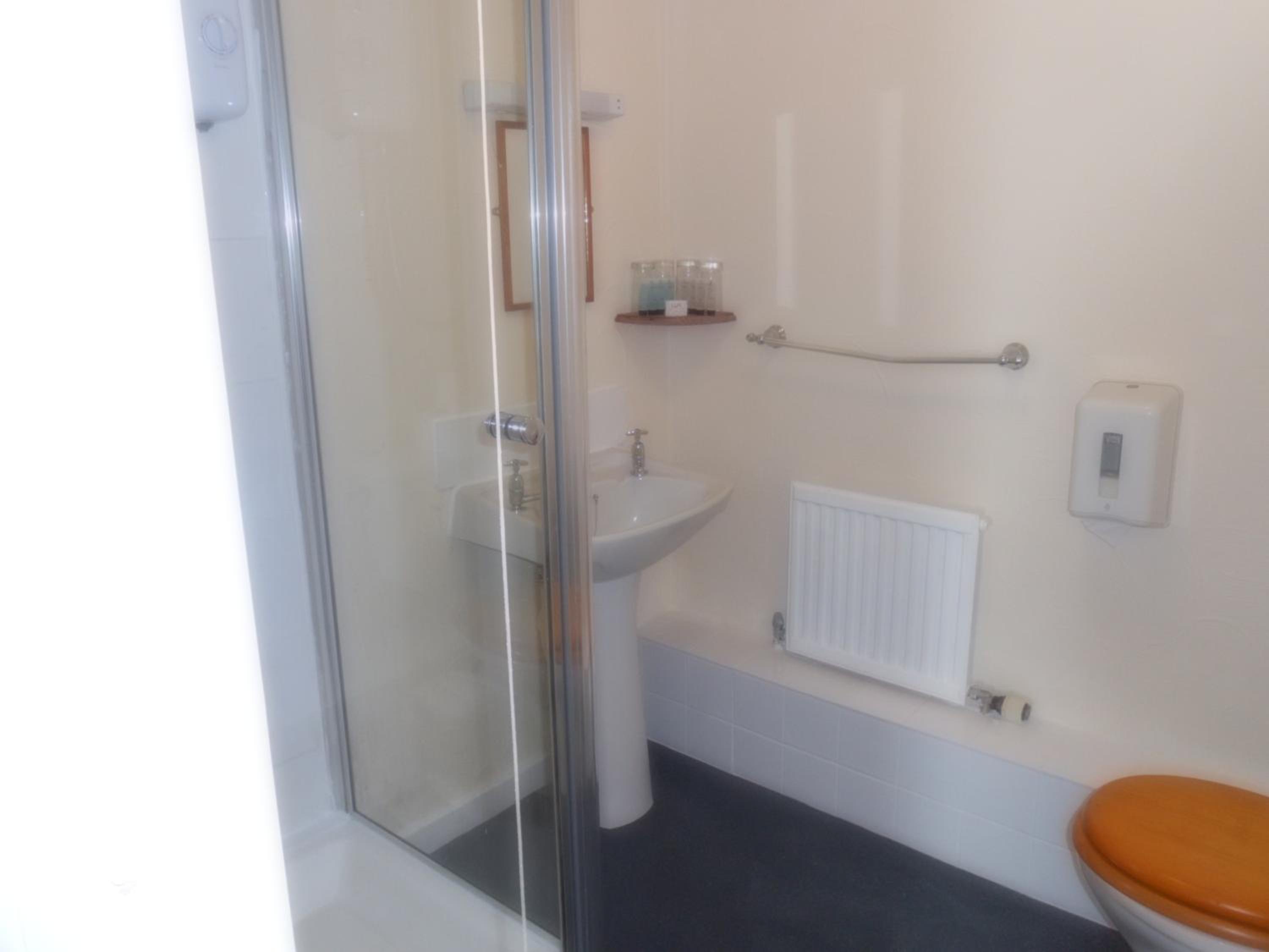 Basic Triple Room - Photo 3