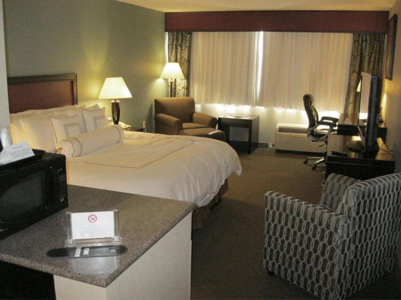 King Room - Non-Smoking photo 2