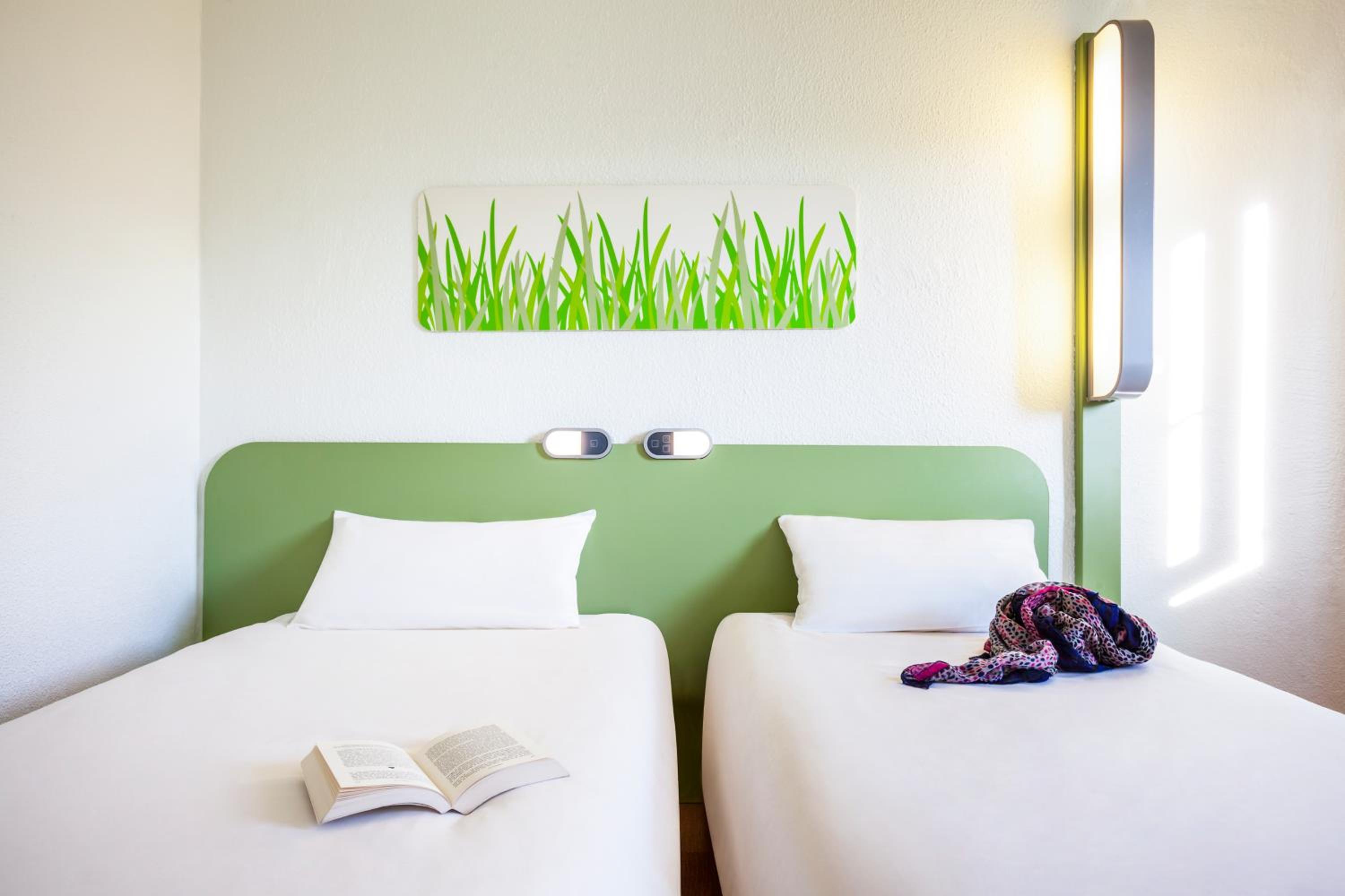 Twin Room - Photo 1