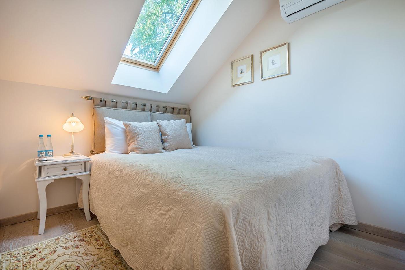 Luxury Family Suite - Photo 13