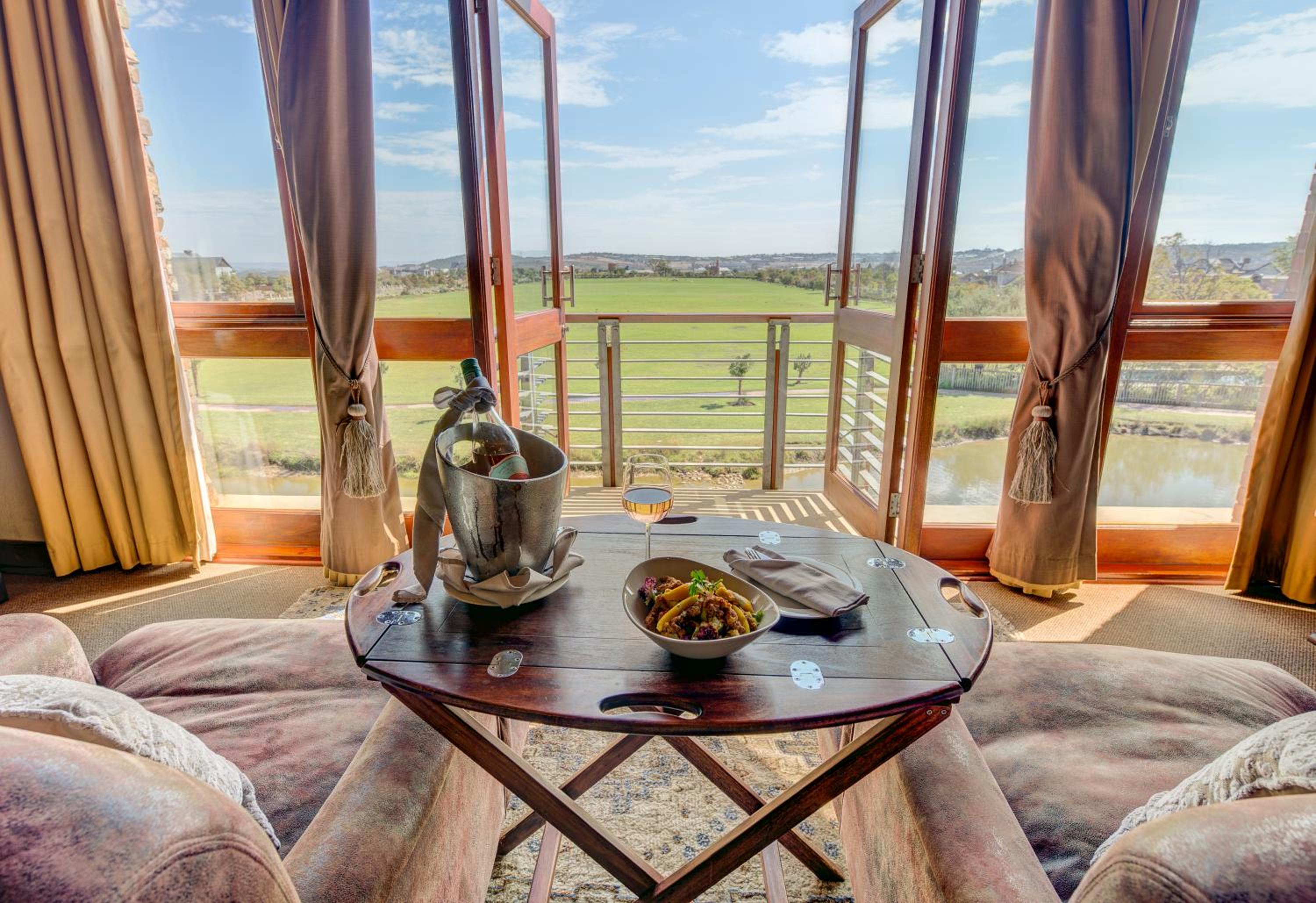 Double or Twin Room with Balcony - Photo 8