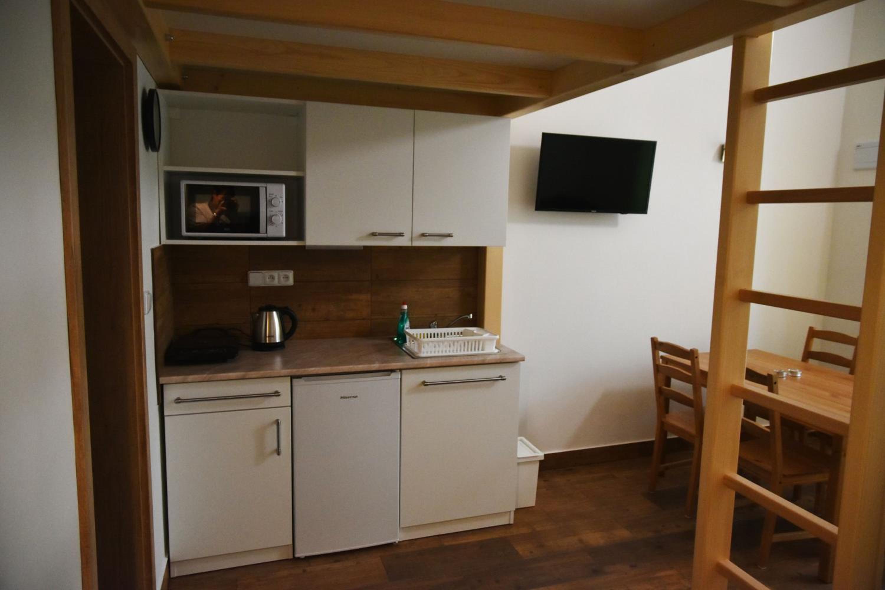 Quadruple Room with Private Bathroom photo 2