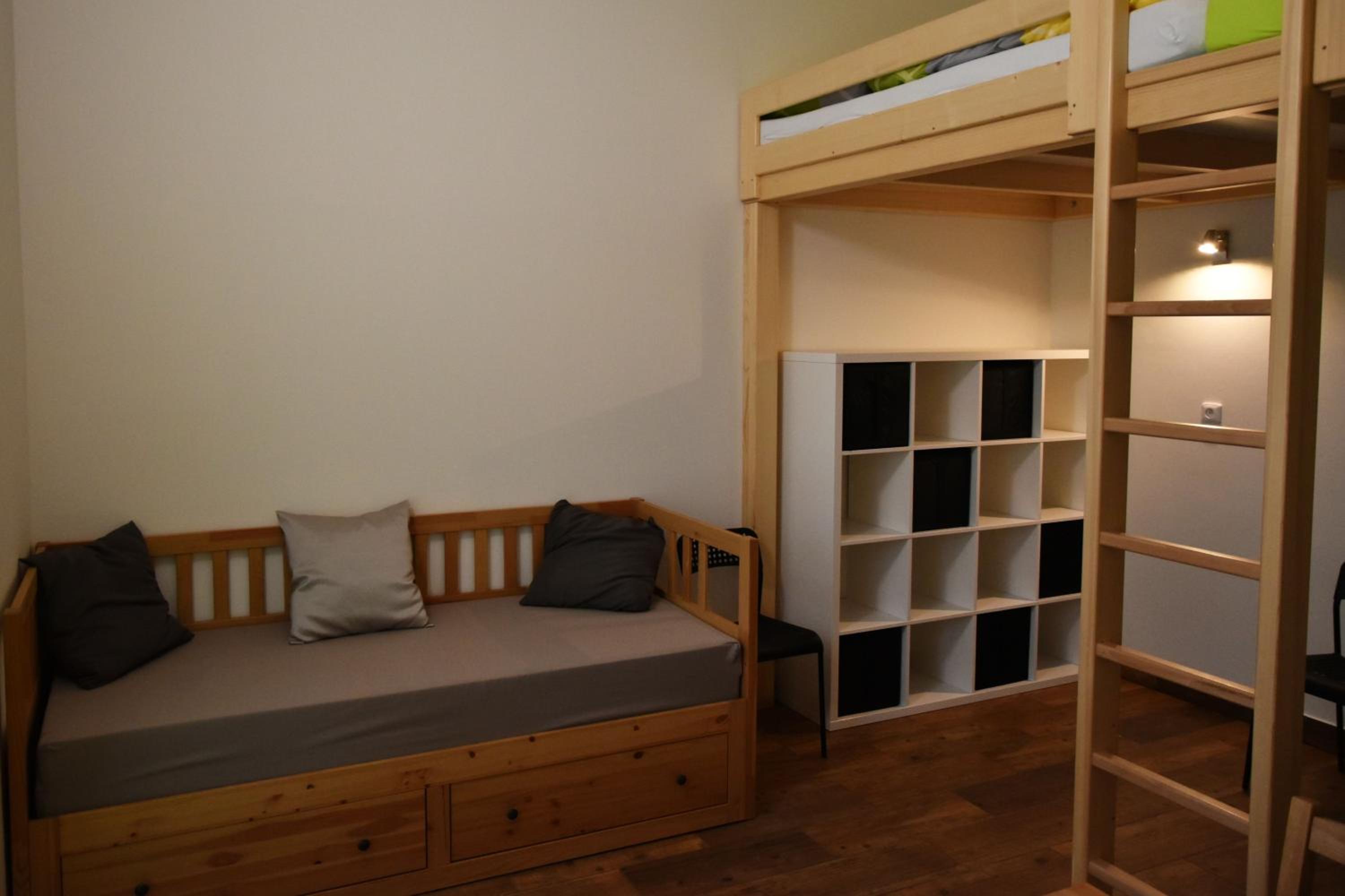 Quadruple Room with Private Bathroom photo 3