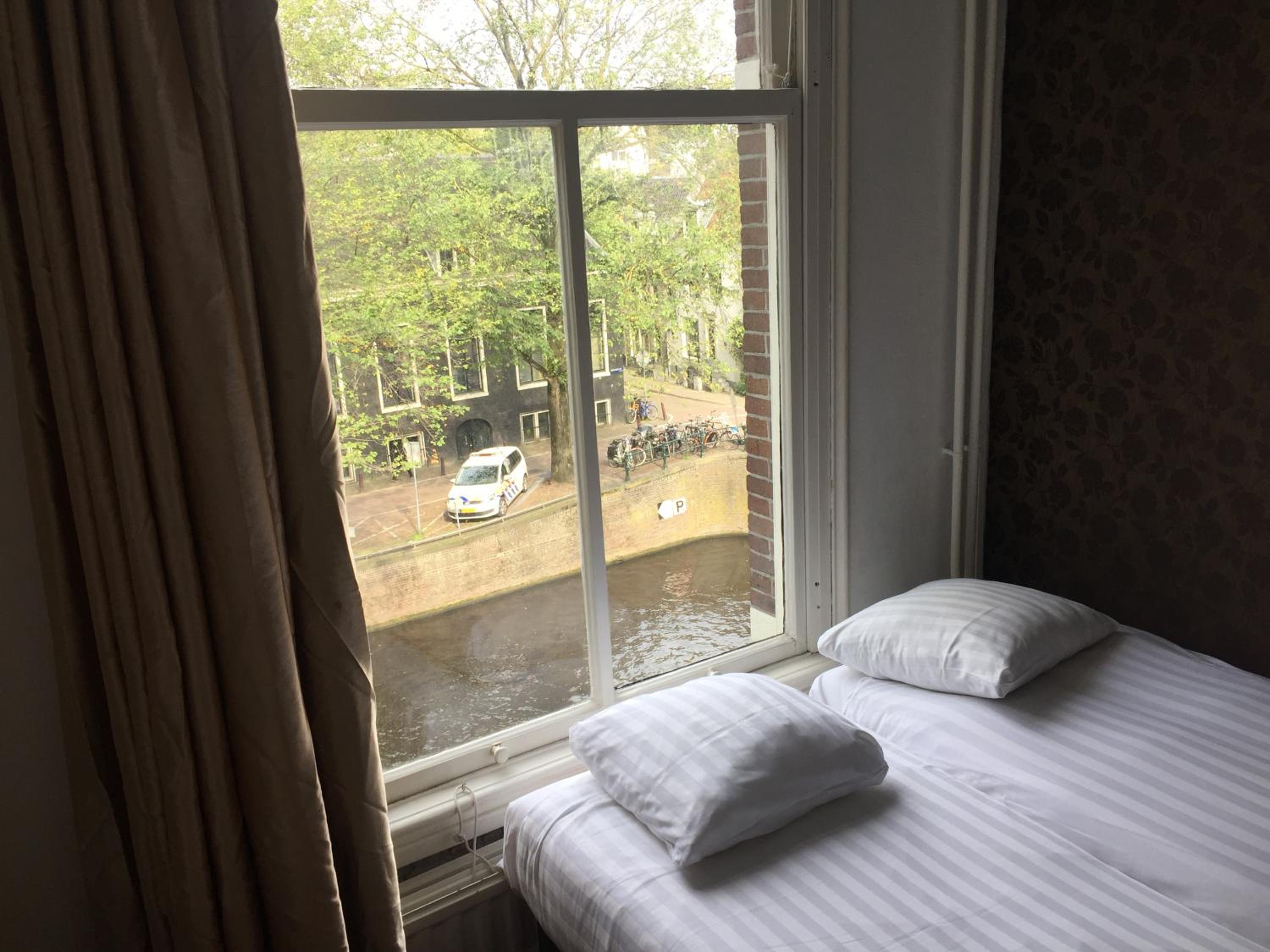 Twin Room With Canal View photo 3
