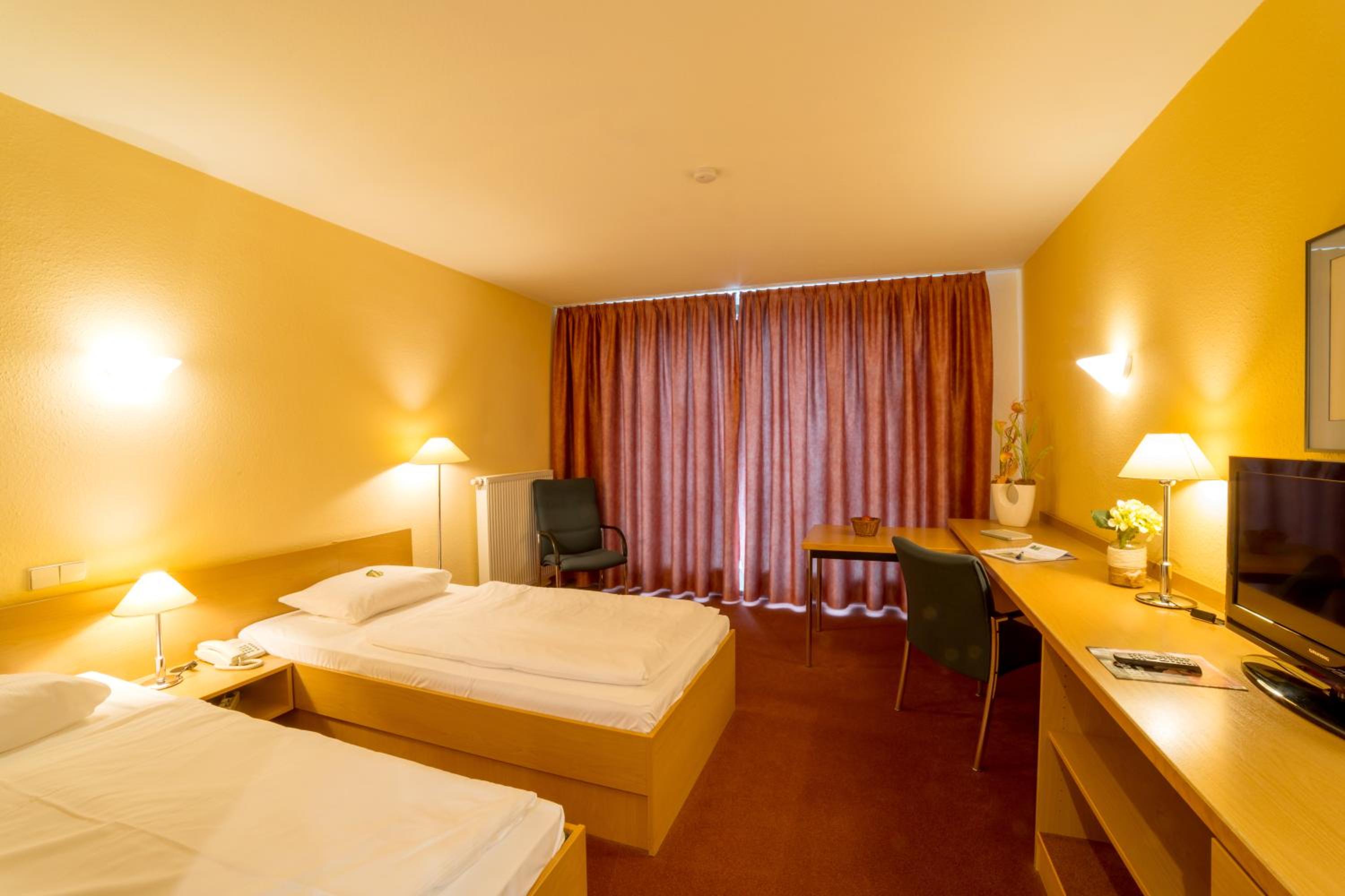 Twin Room With Shower