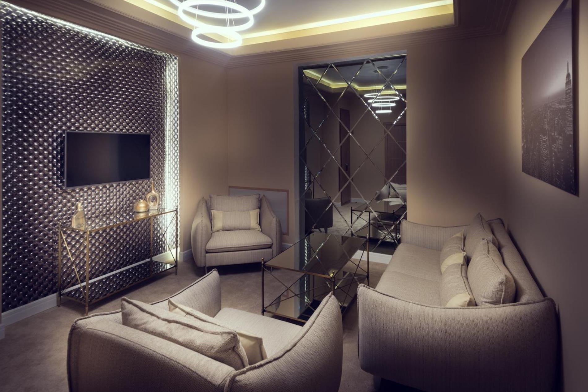 Queen Suite photo 2