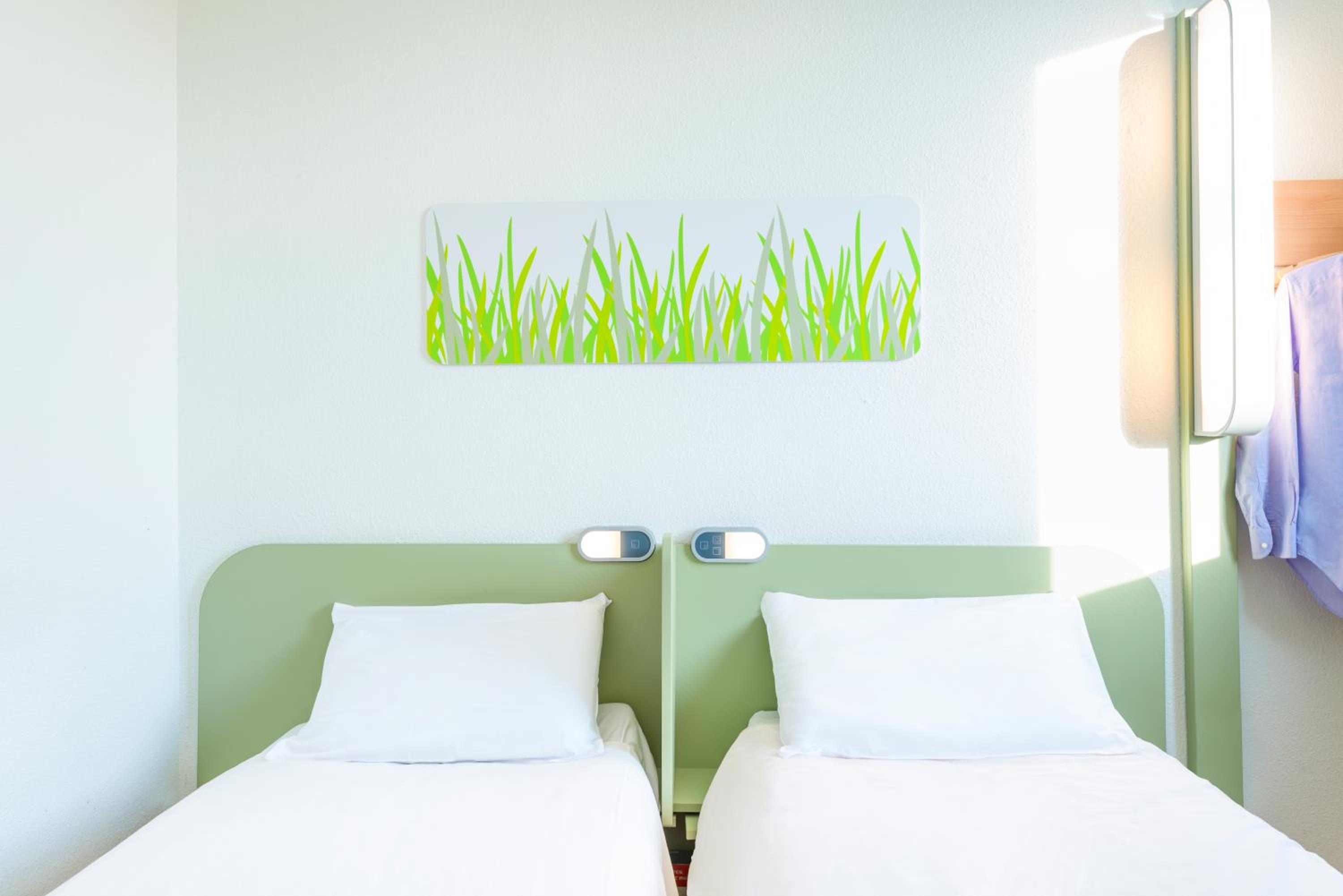 Twin Room - Photo 6