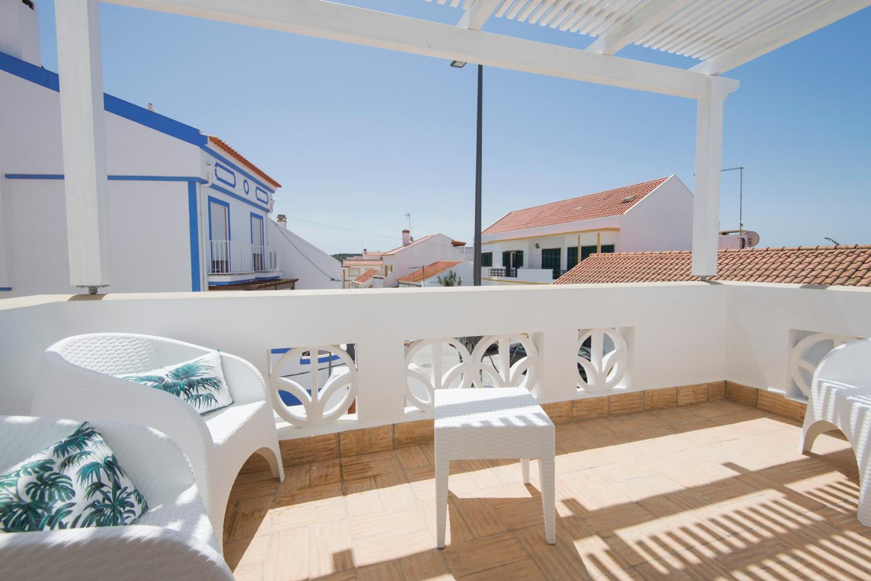 Deluxe Double Room with Balcony  - Photo 2
