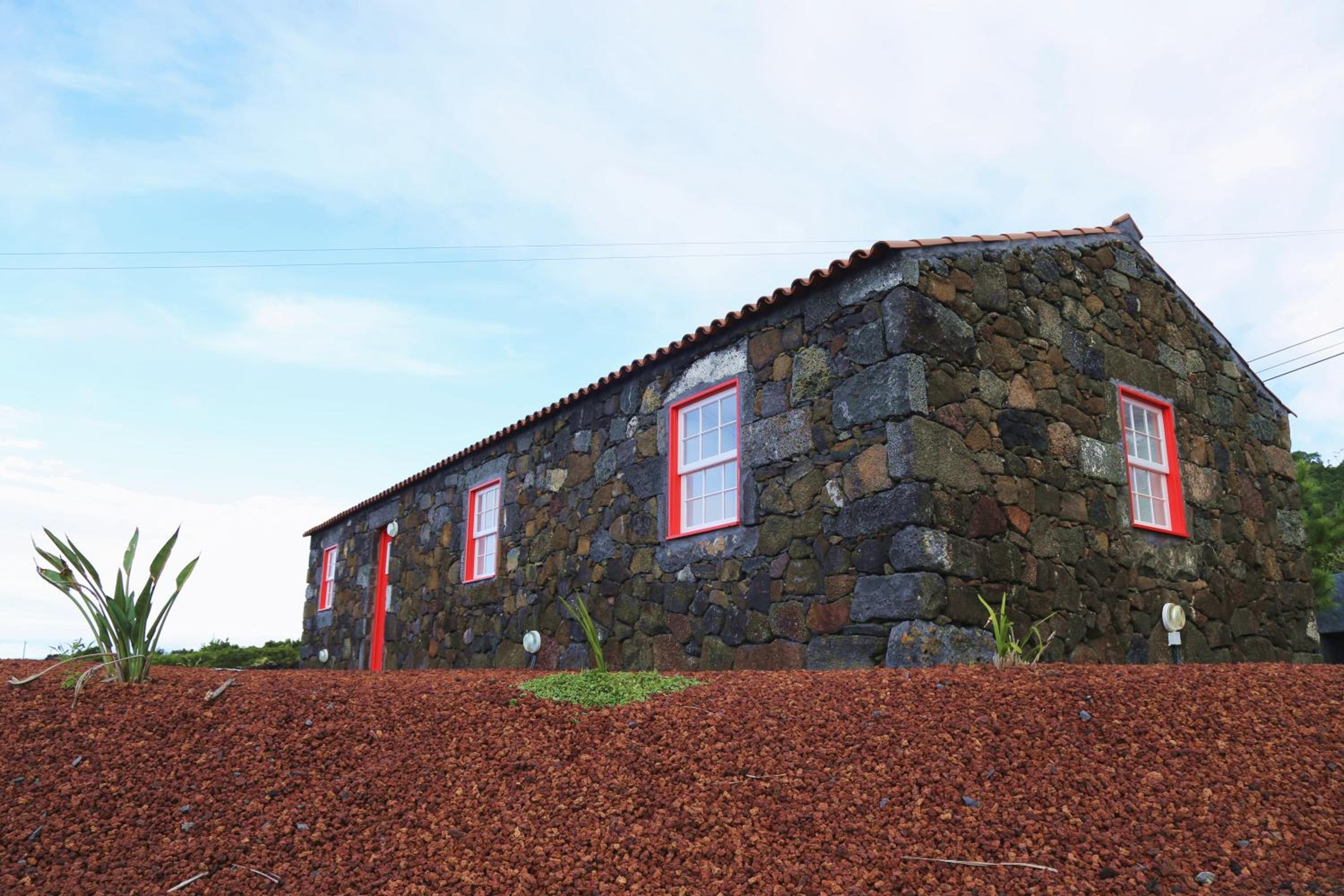 Two-Bedroom House - Photo 2
