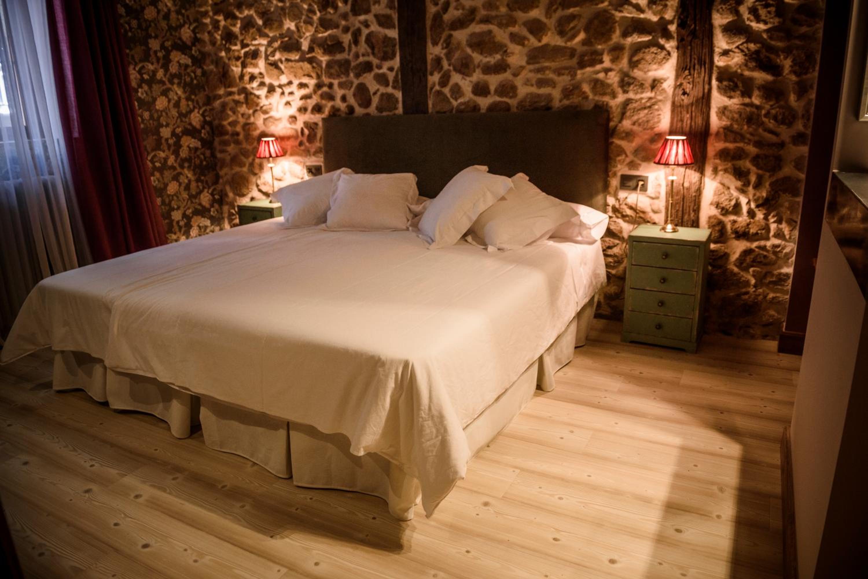 Standard Double Room - Photo 4