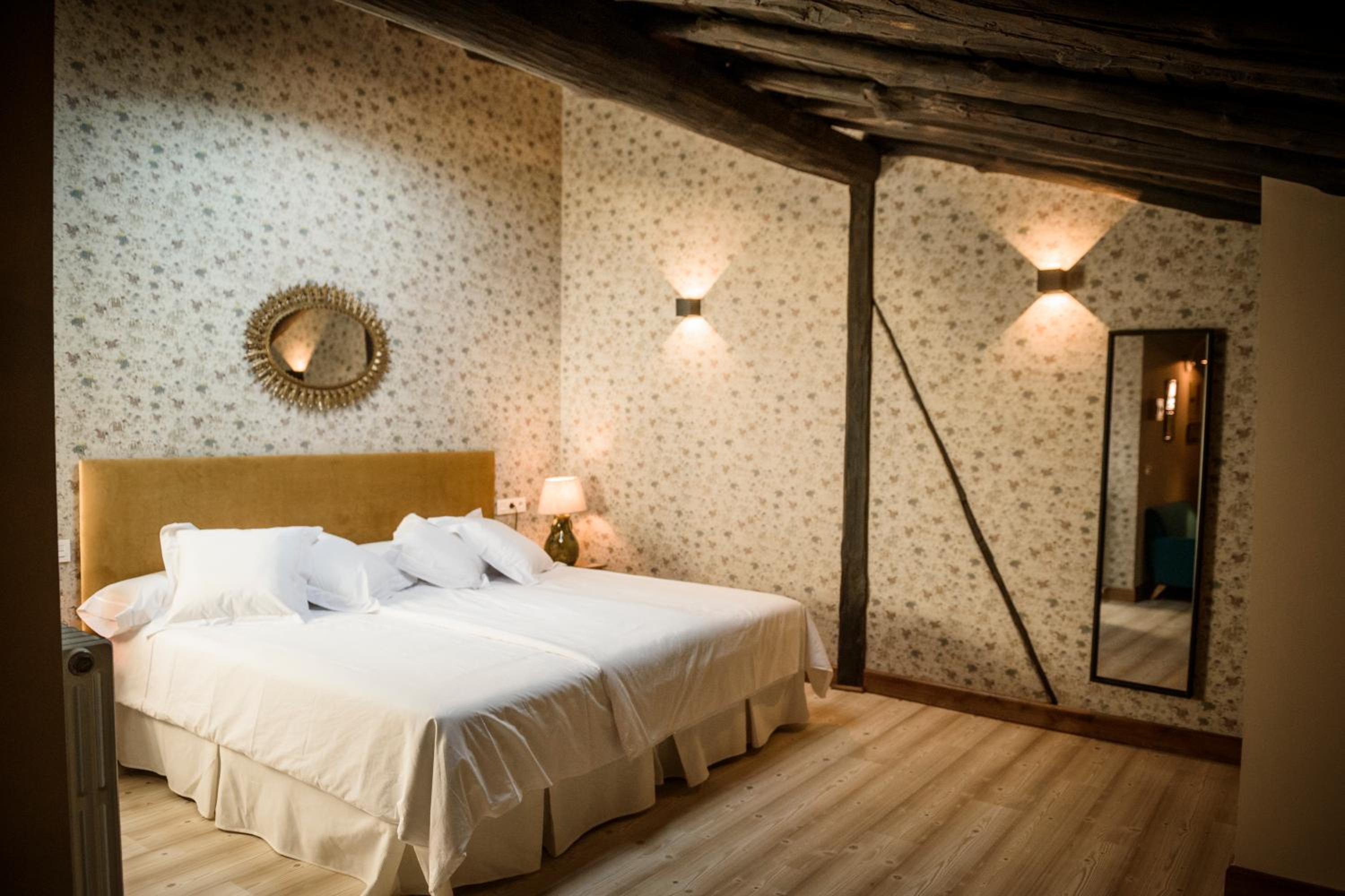 Deluxe Double Room - Photo 3