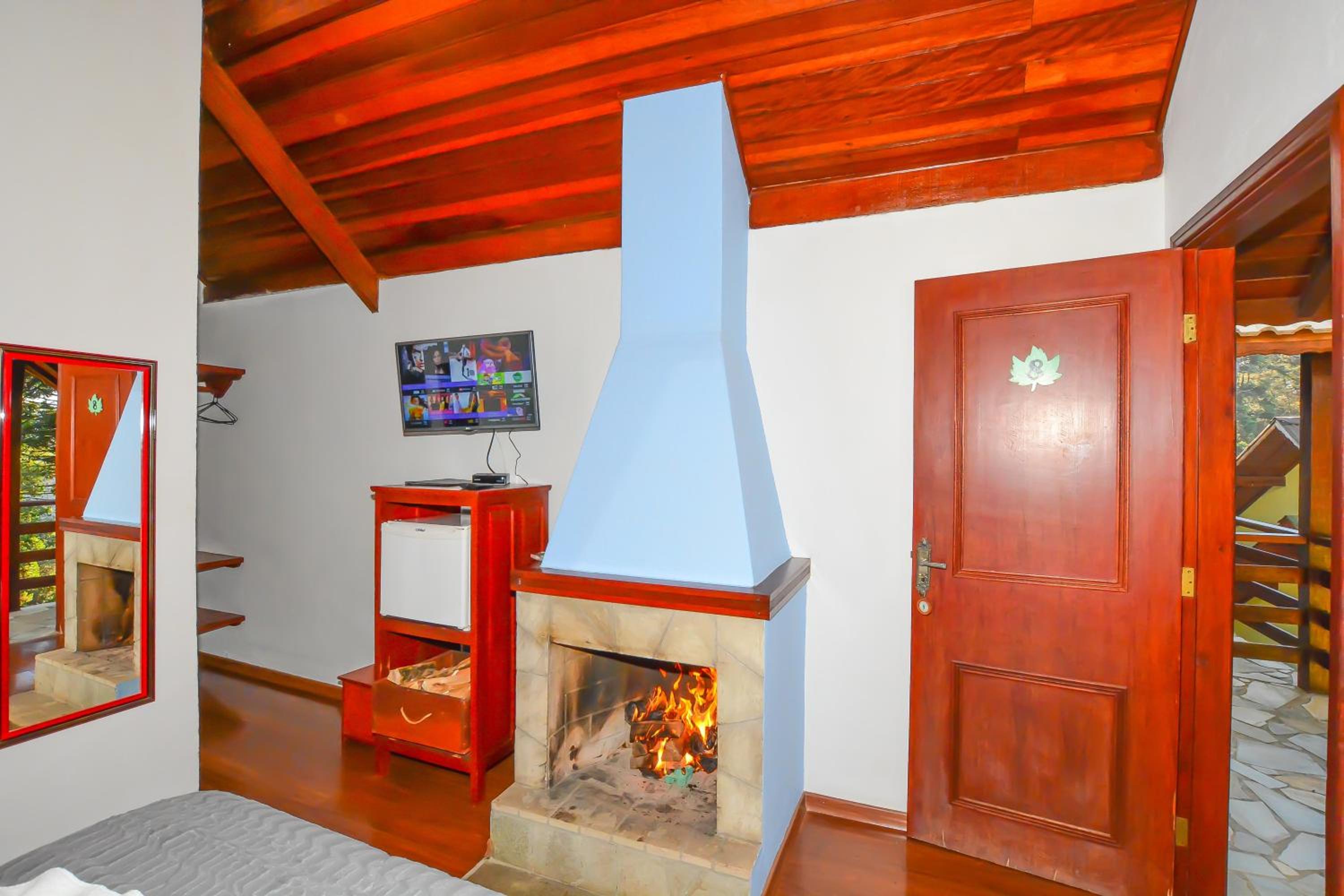 Standard Double Room - Photo 3