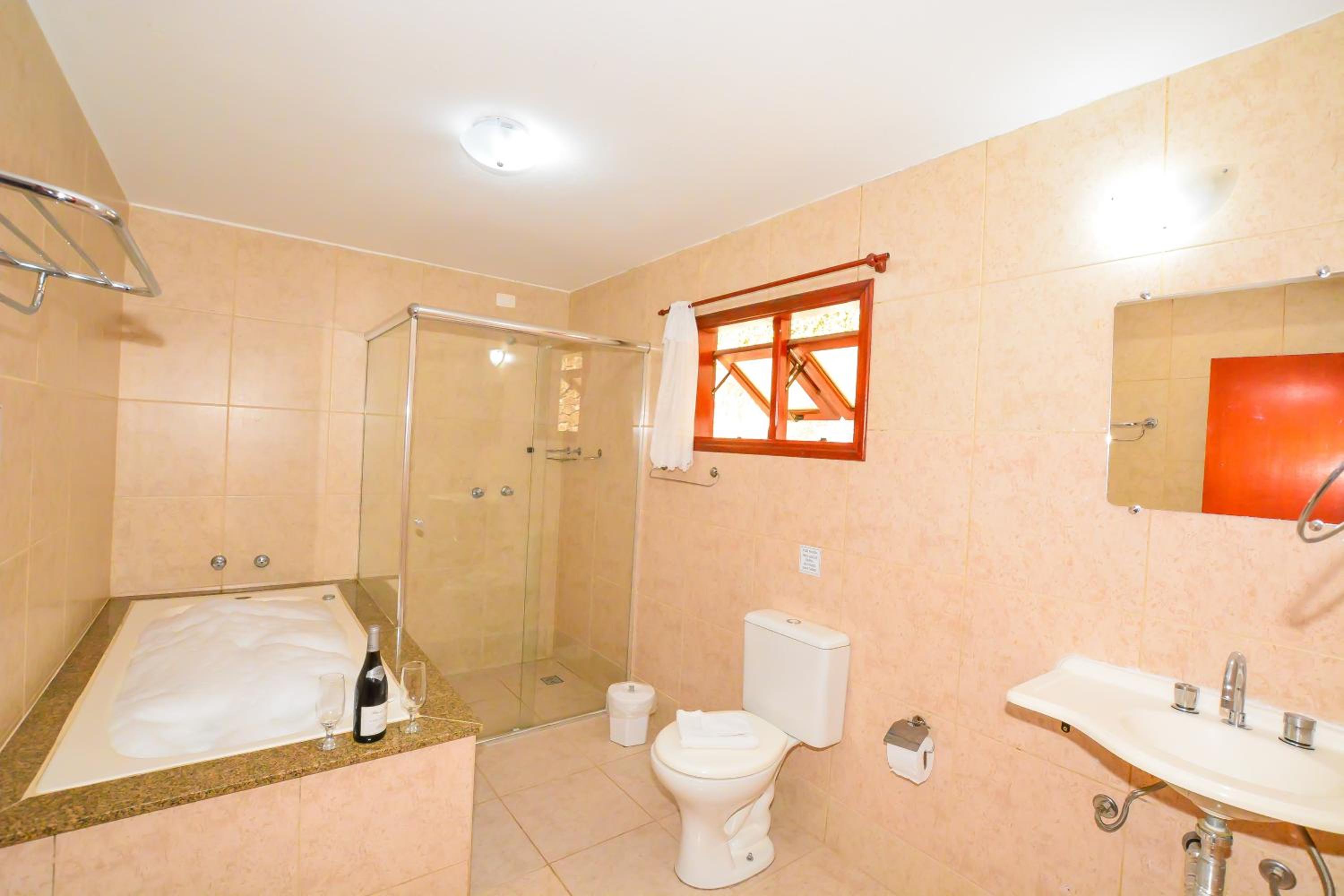 Double Room with Spa Bath - Photo 3