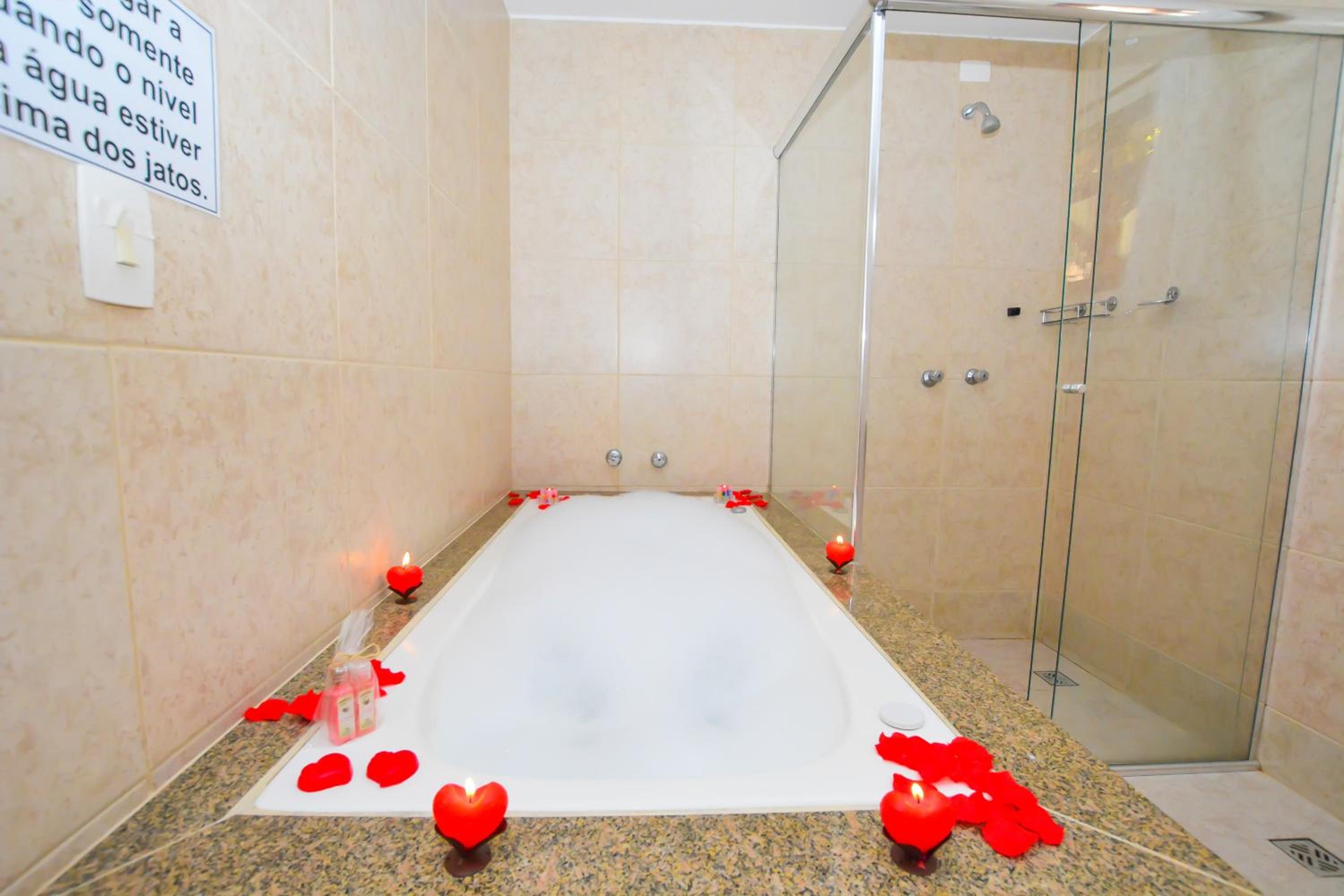 Double Room with Spa Bath - Photo 12