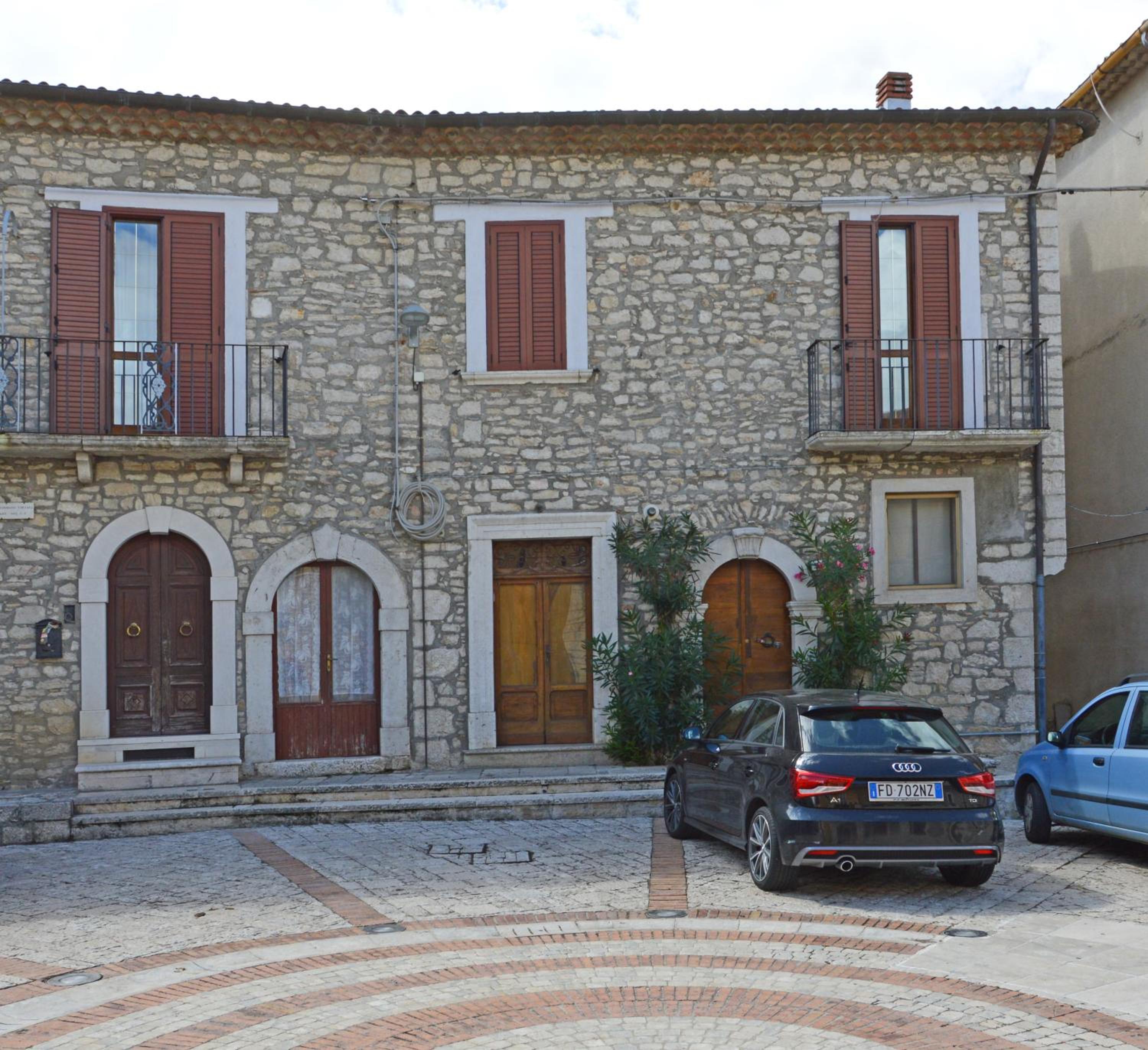 Three-Bedroom House - Photo 24