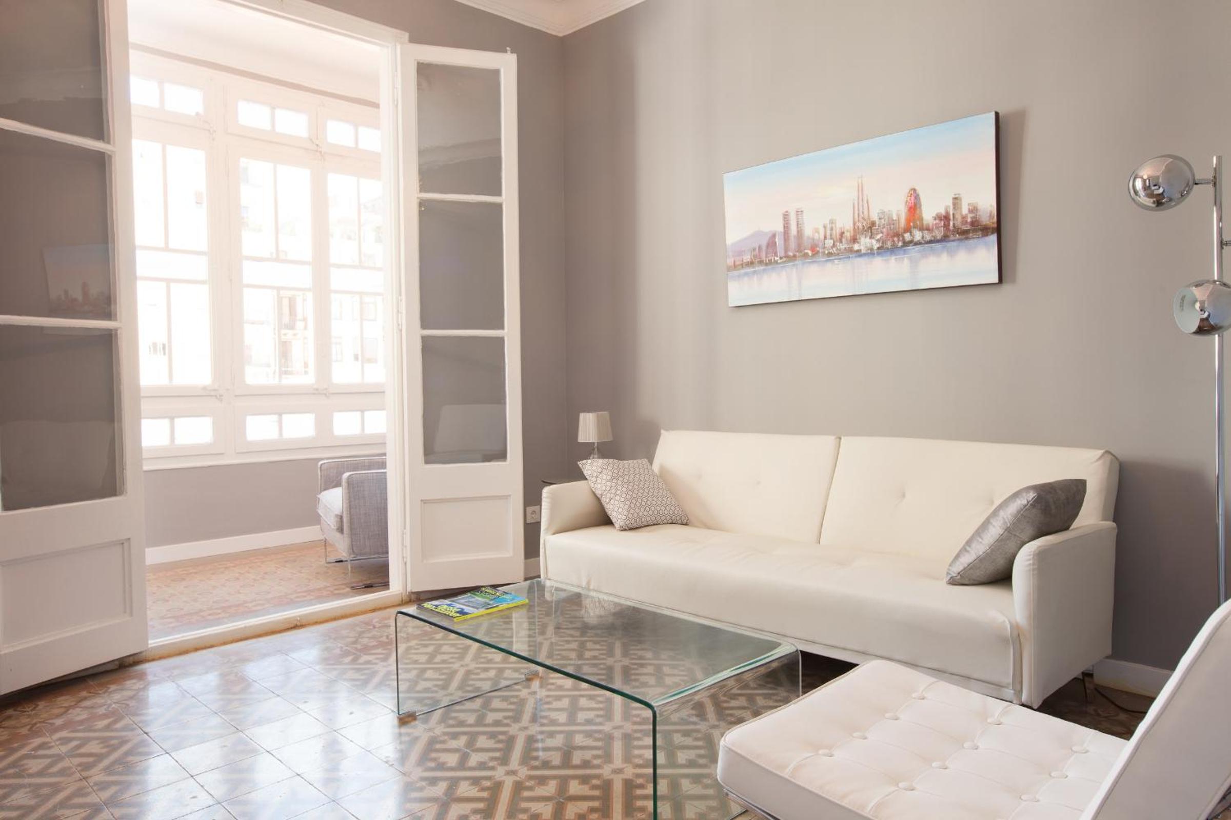 Three-Bedroom Apartment photo 2
