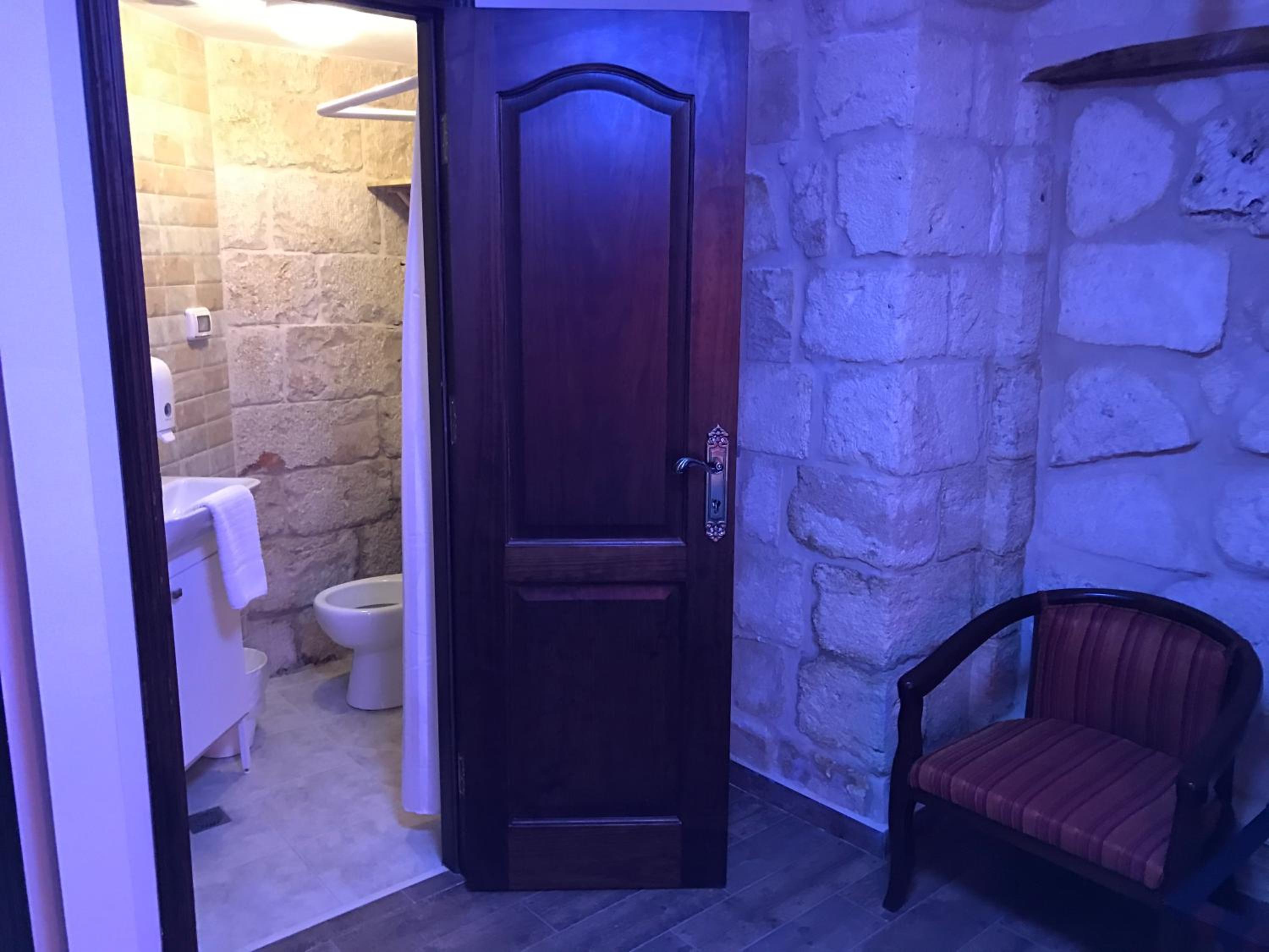 Deluxe Single Room photo 3