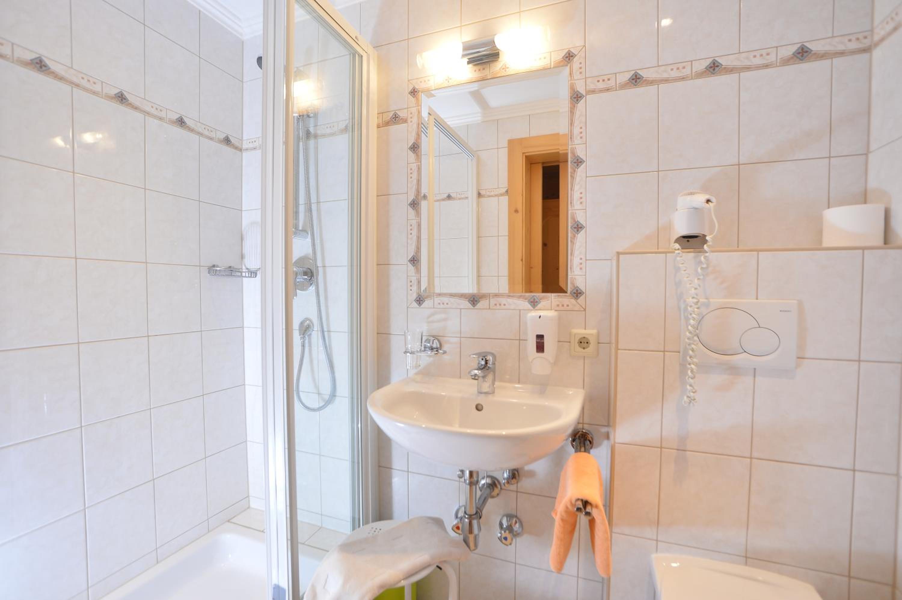 Single Room with Balcony photo 3