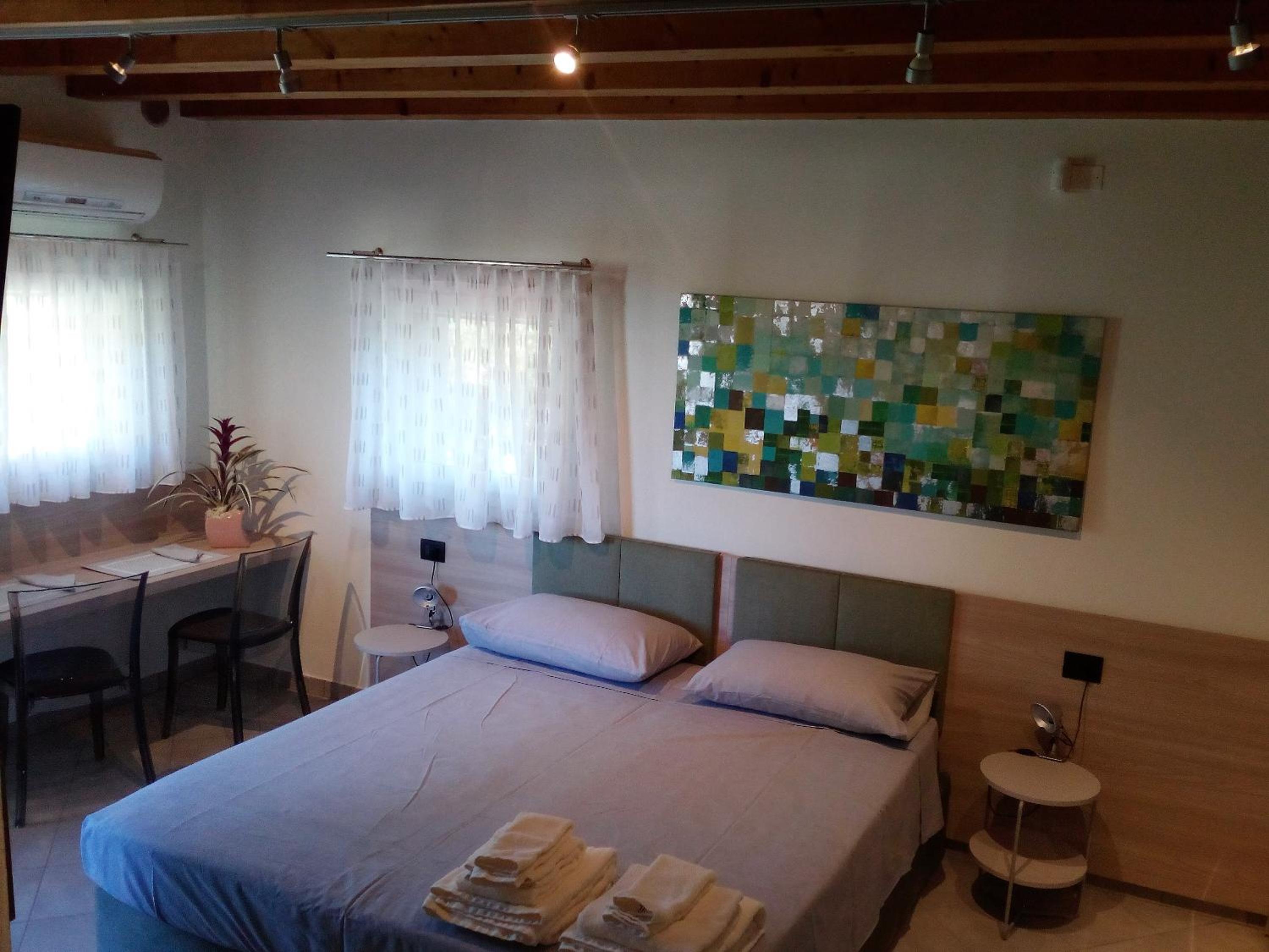 Studio with Balcony photo 1