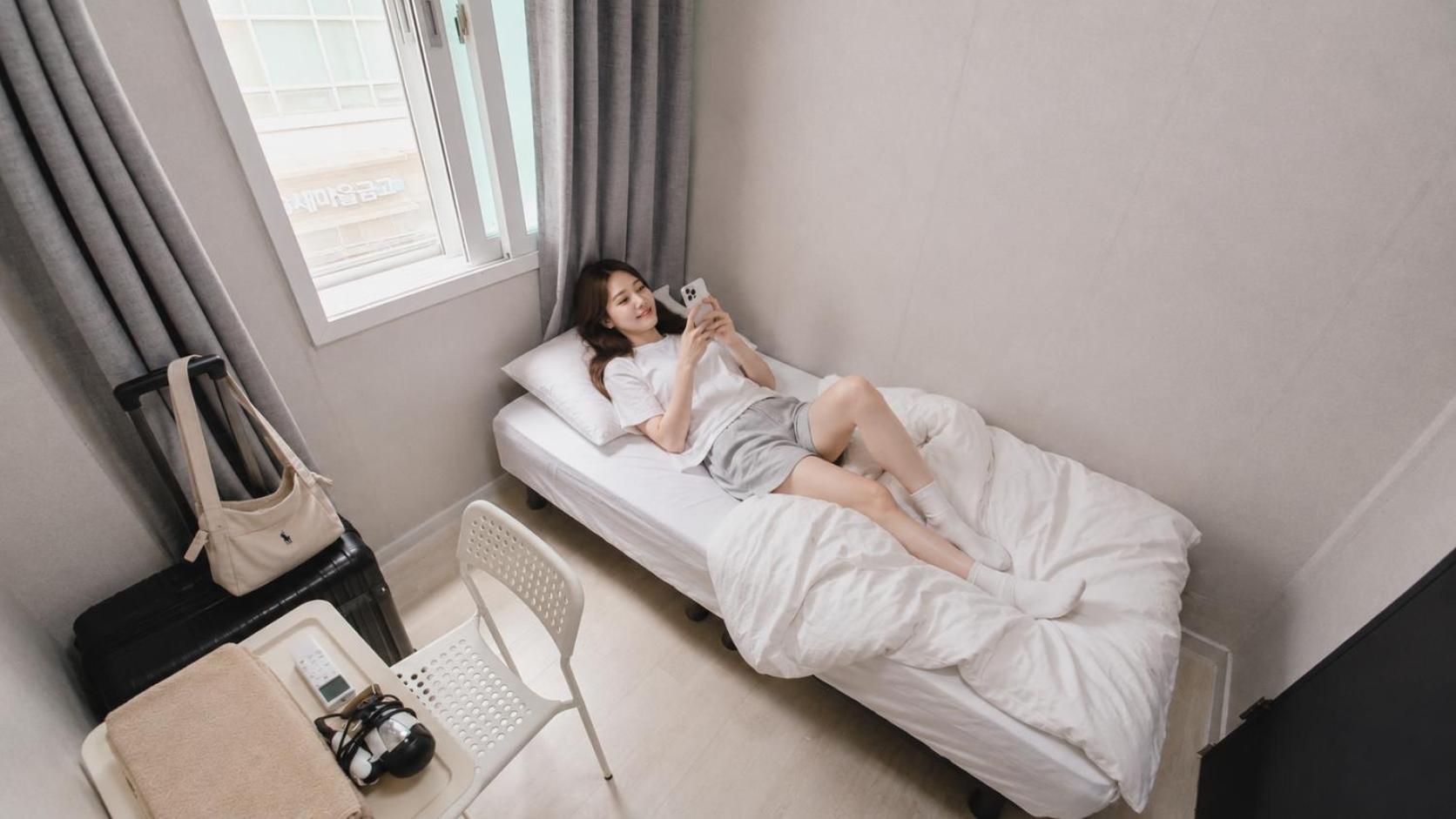 Single Room with Private Bathroom