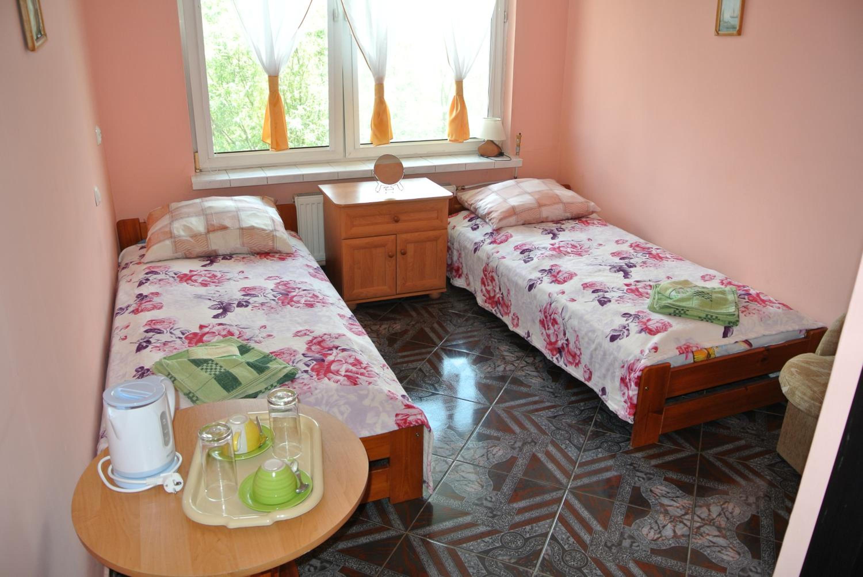 Small Twin Room photo 1