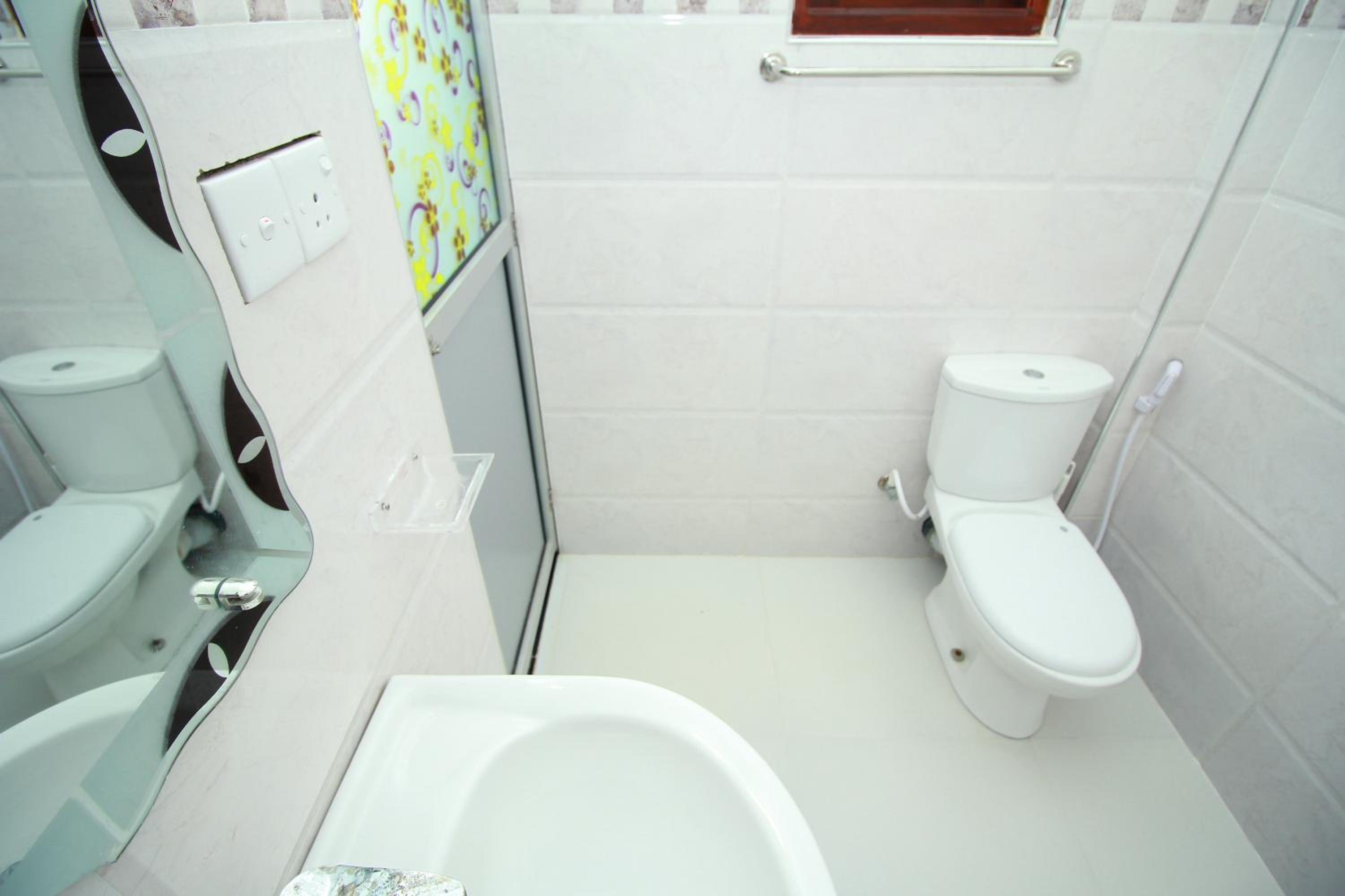 One-Bedroom Standard Apartment photo 2