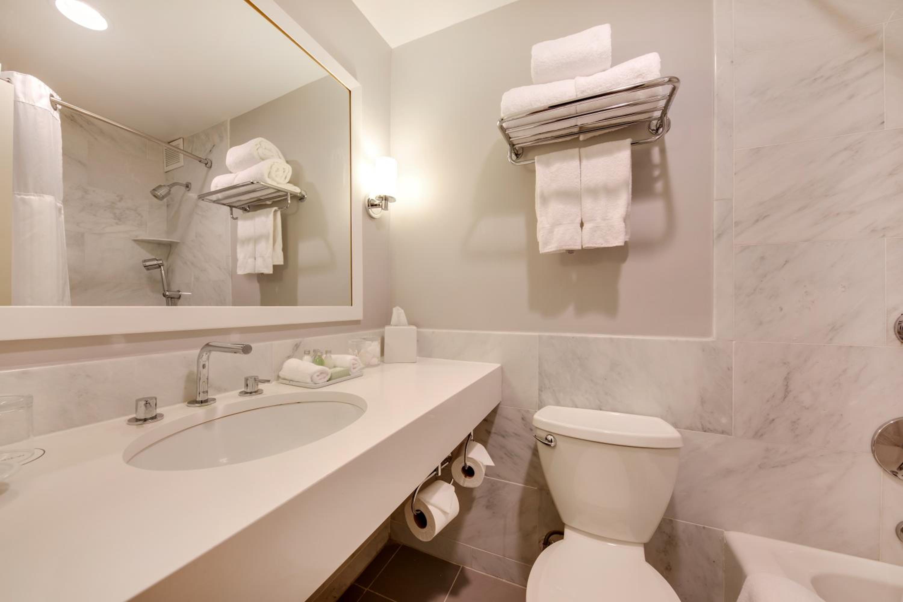 Deluxe King Room photo 3
