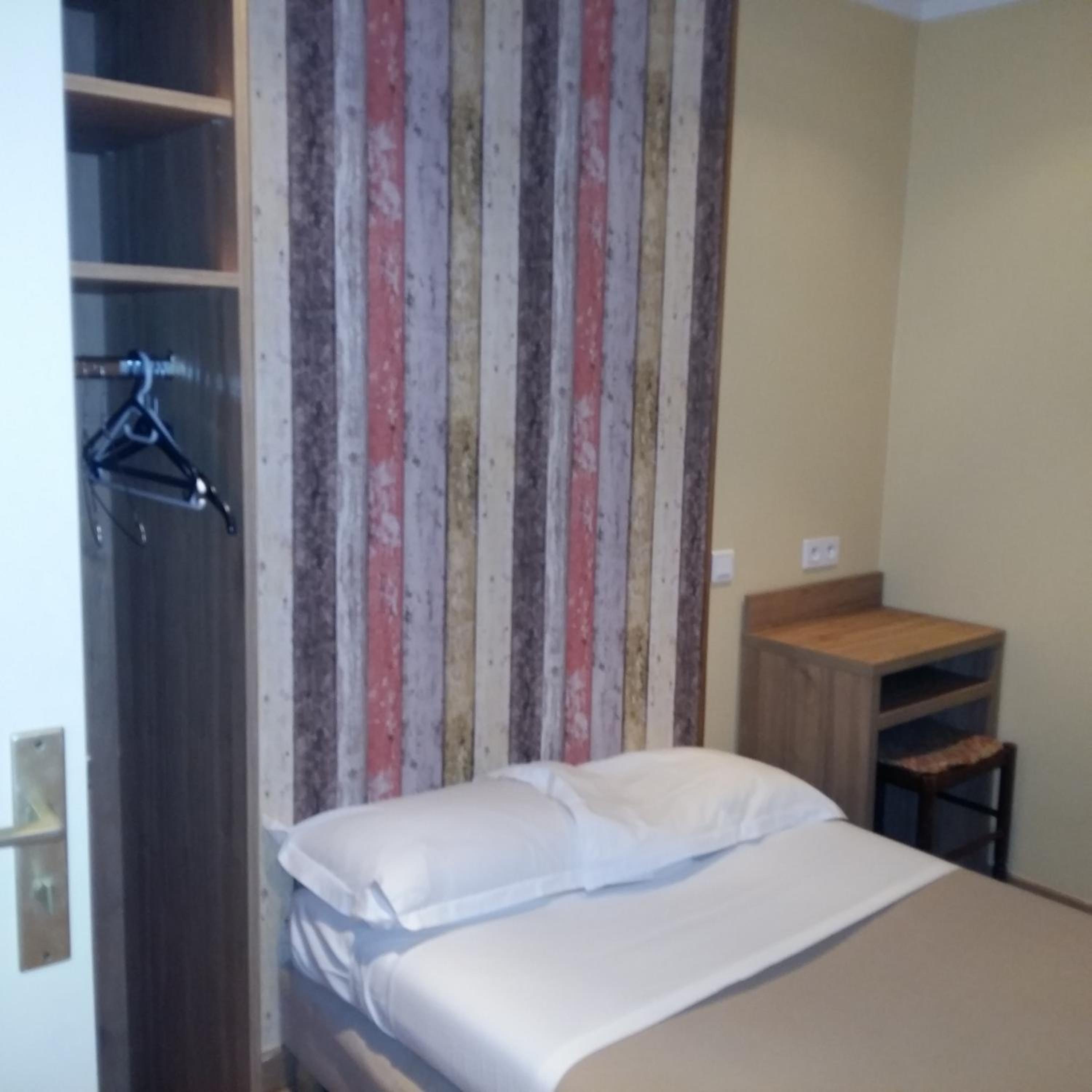 1 Double and 1 Single Adjacent rooms photo 1
