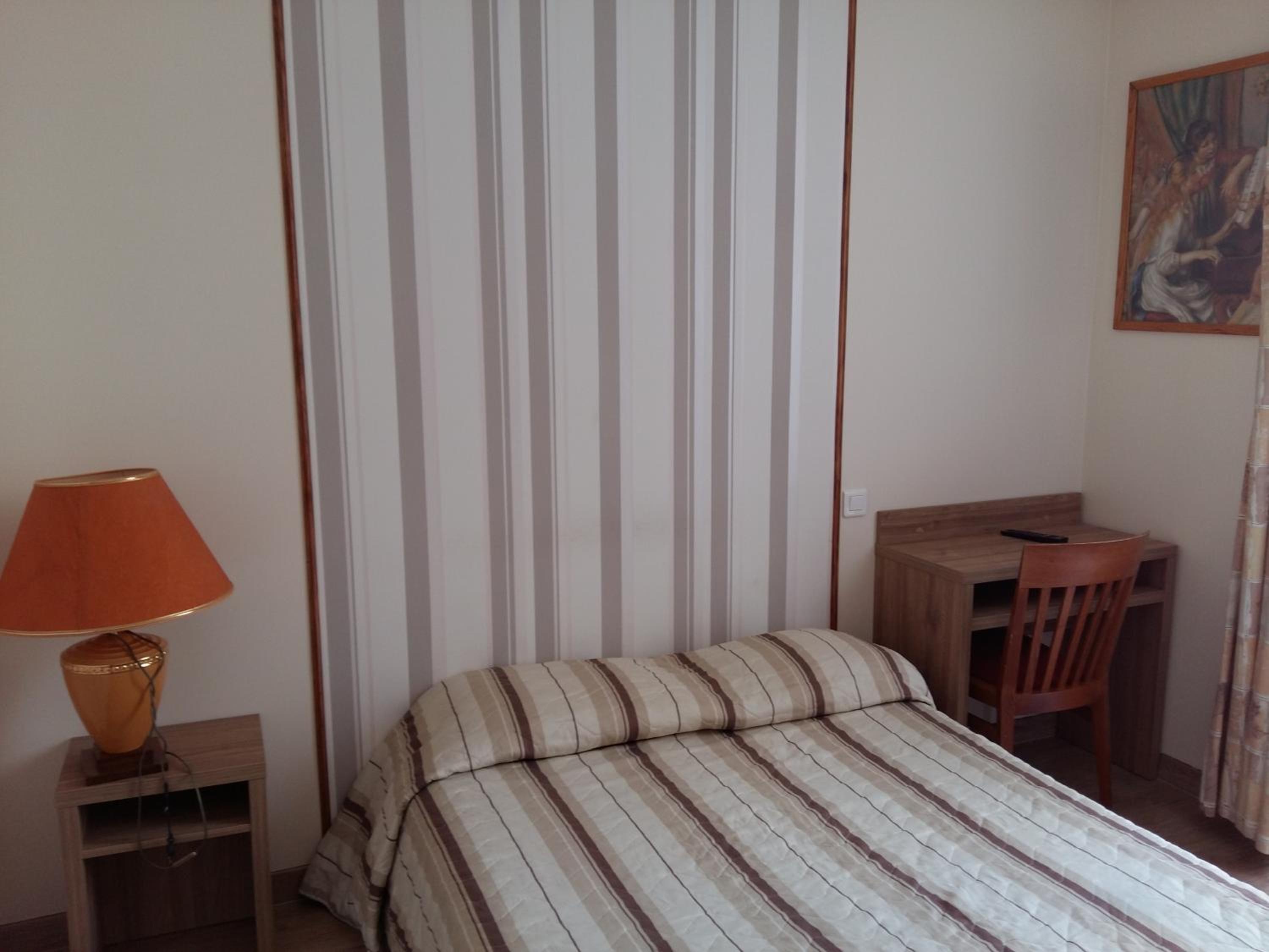1 Double and 1 Single Adjacent rooms photo 3