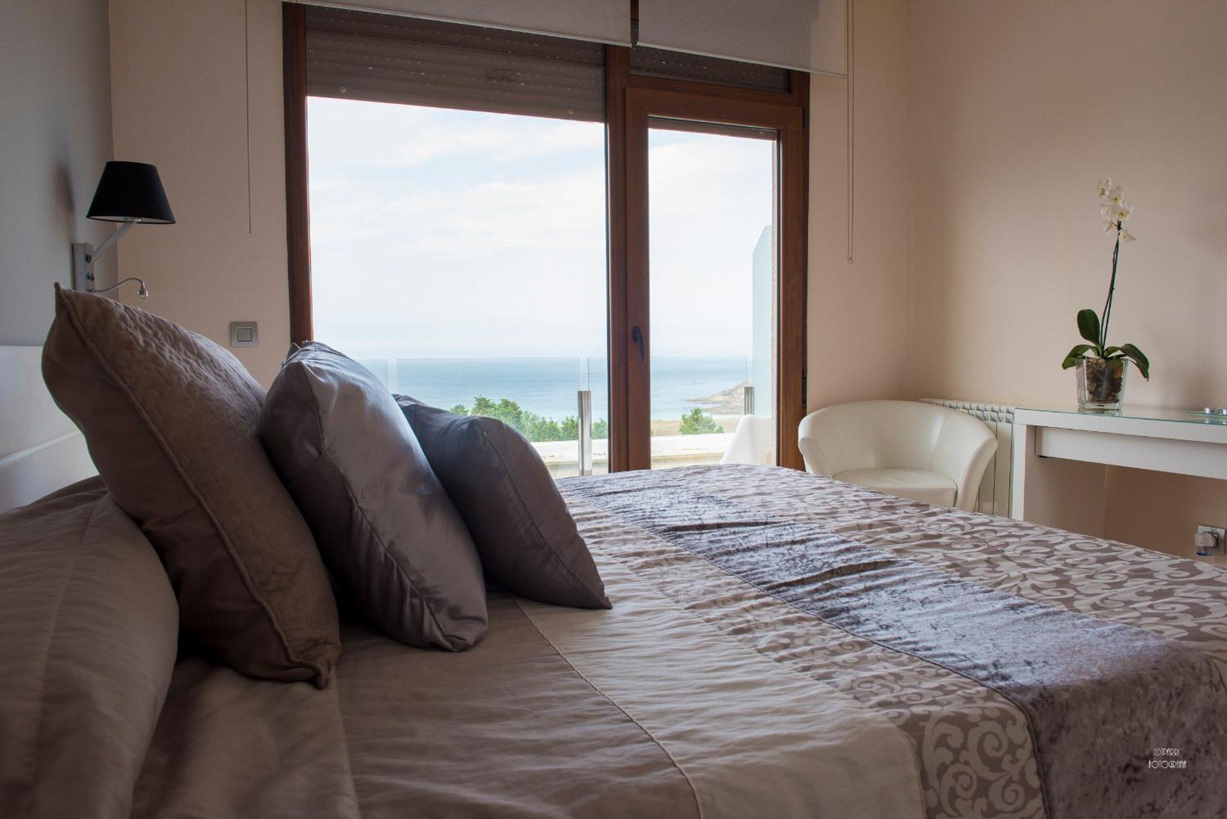 Double Room with Sea View - Photo 9
