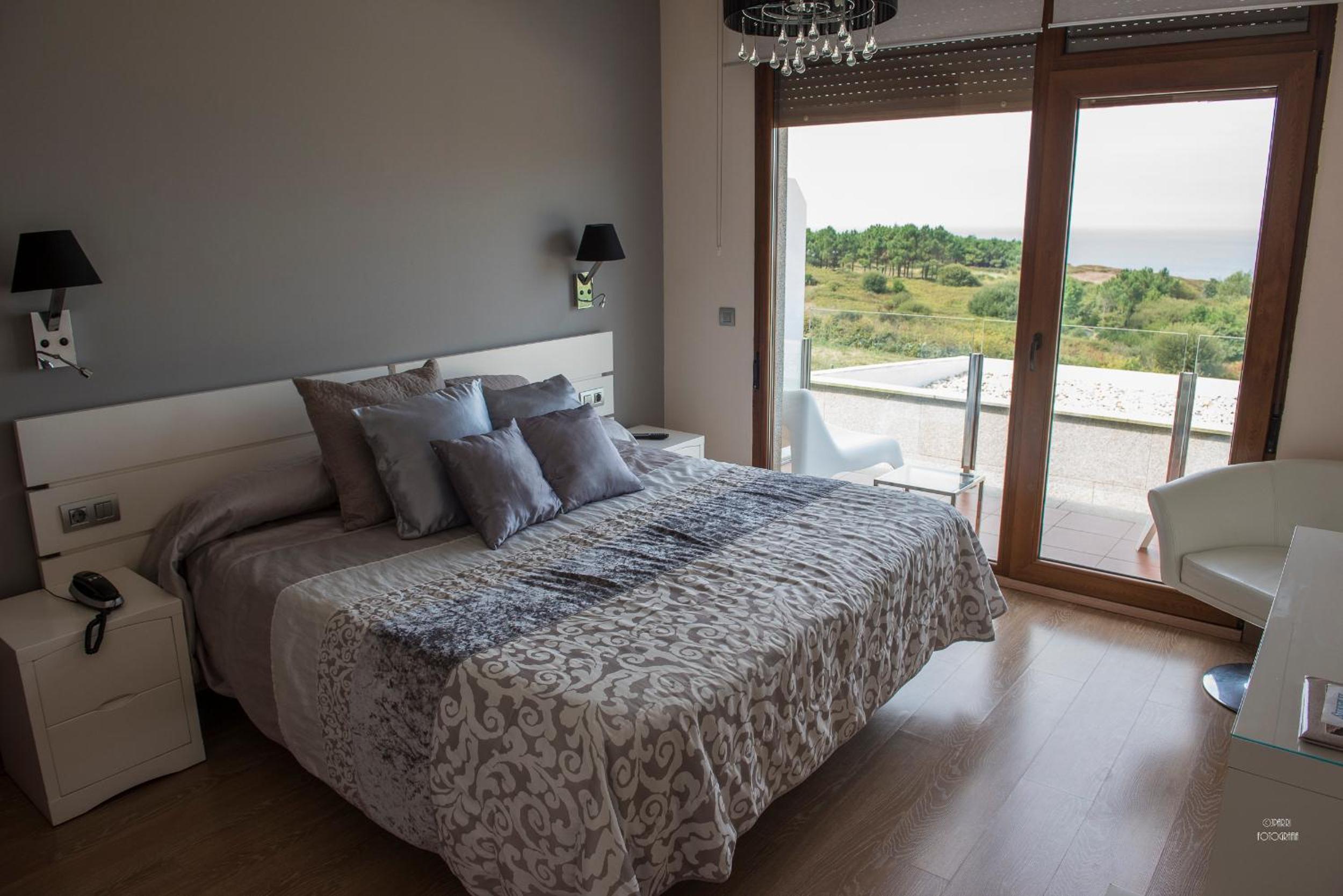 Double Room with Sea View - Photo 11