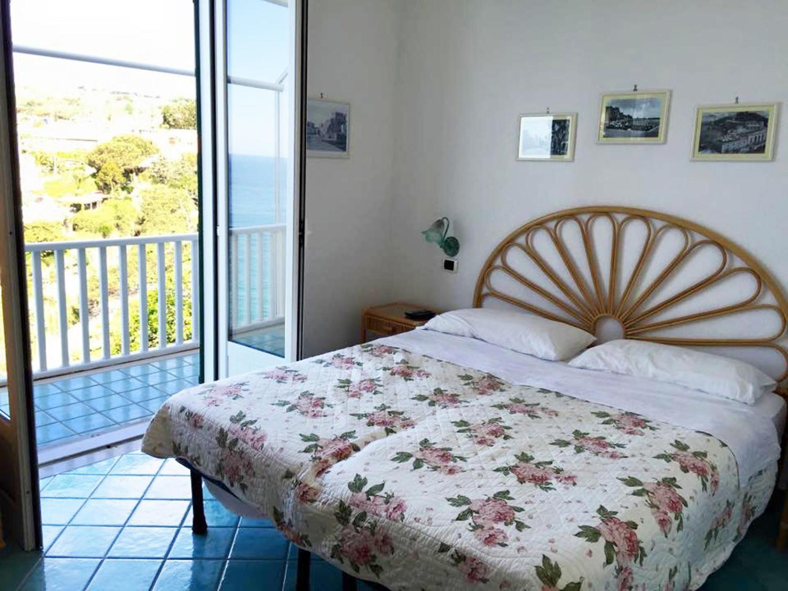 Double Room with Balcony and Sea View
