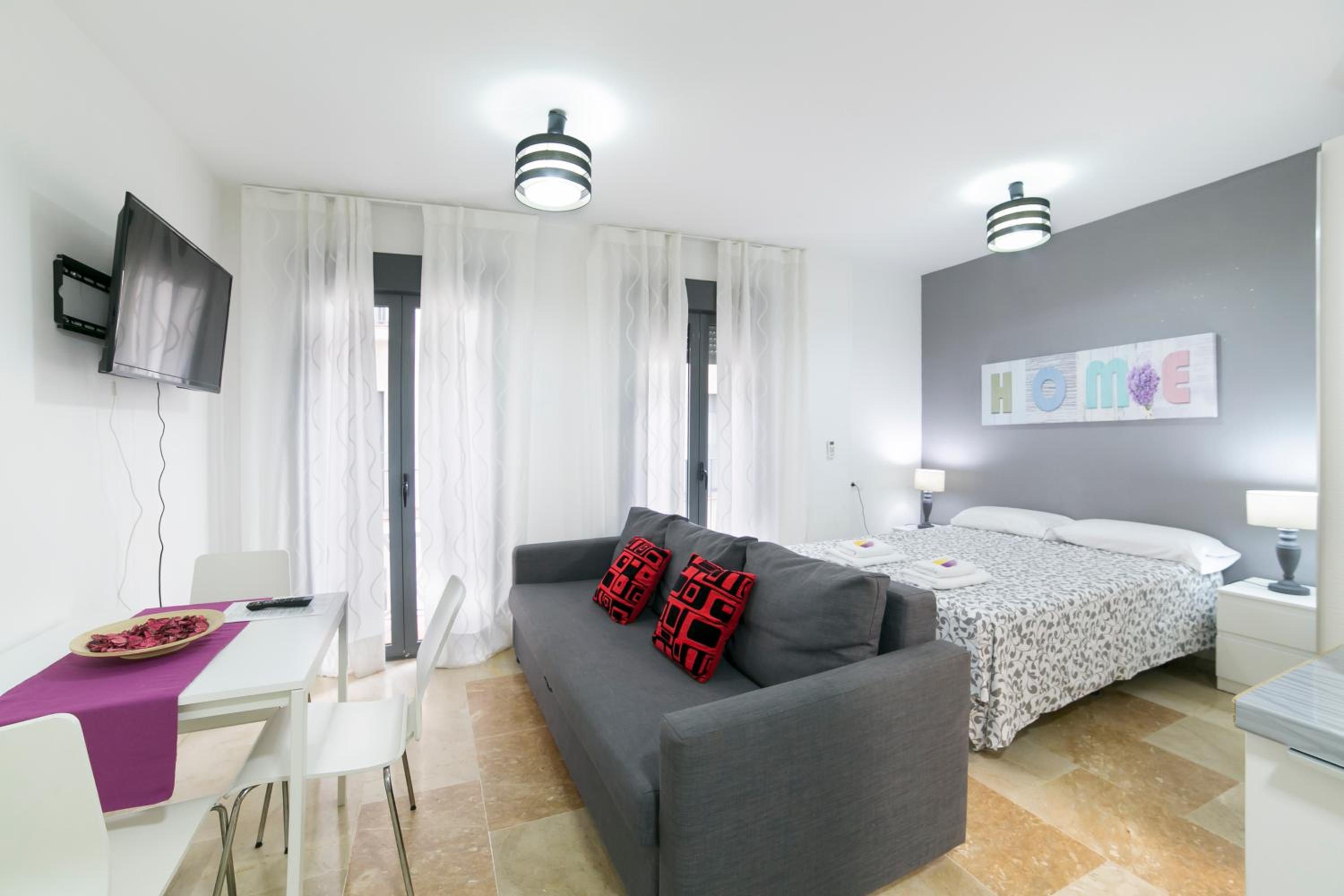 Estudio con Balcón A1D