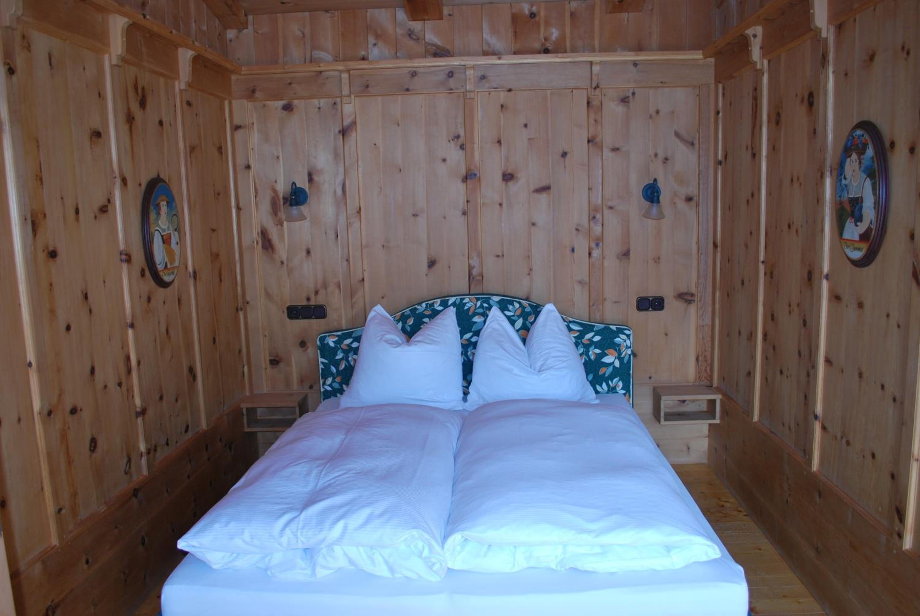 Studio Apartment (2 Adults)