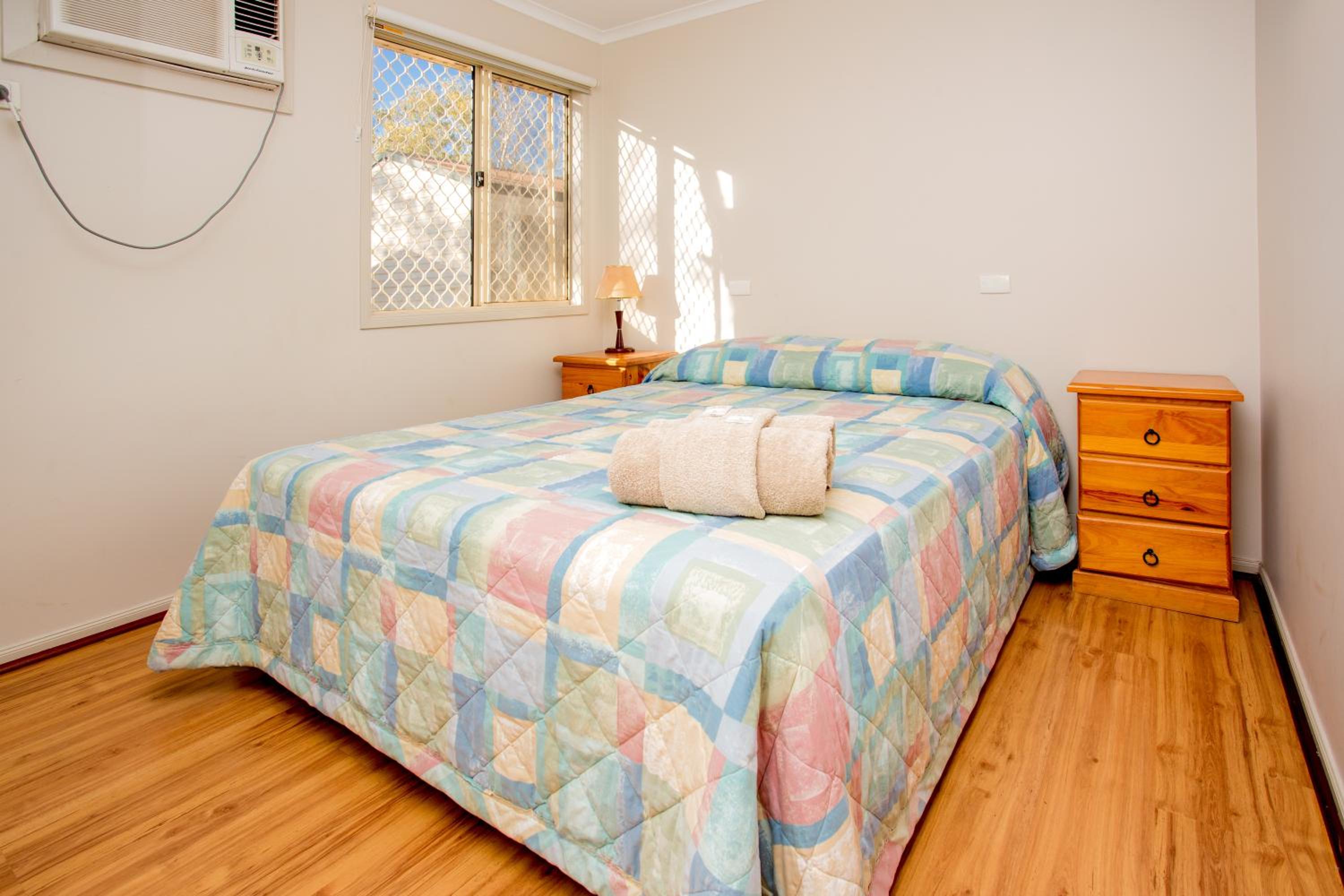 Superior Cabin - Sleeps 4 - Pet Friendly photo 3