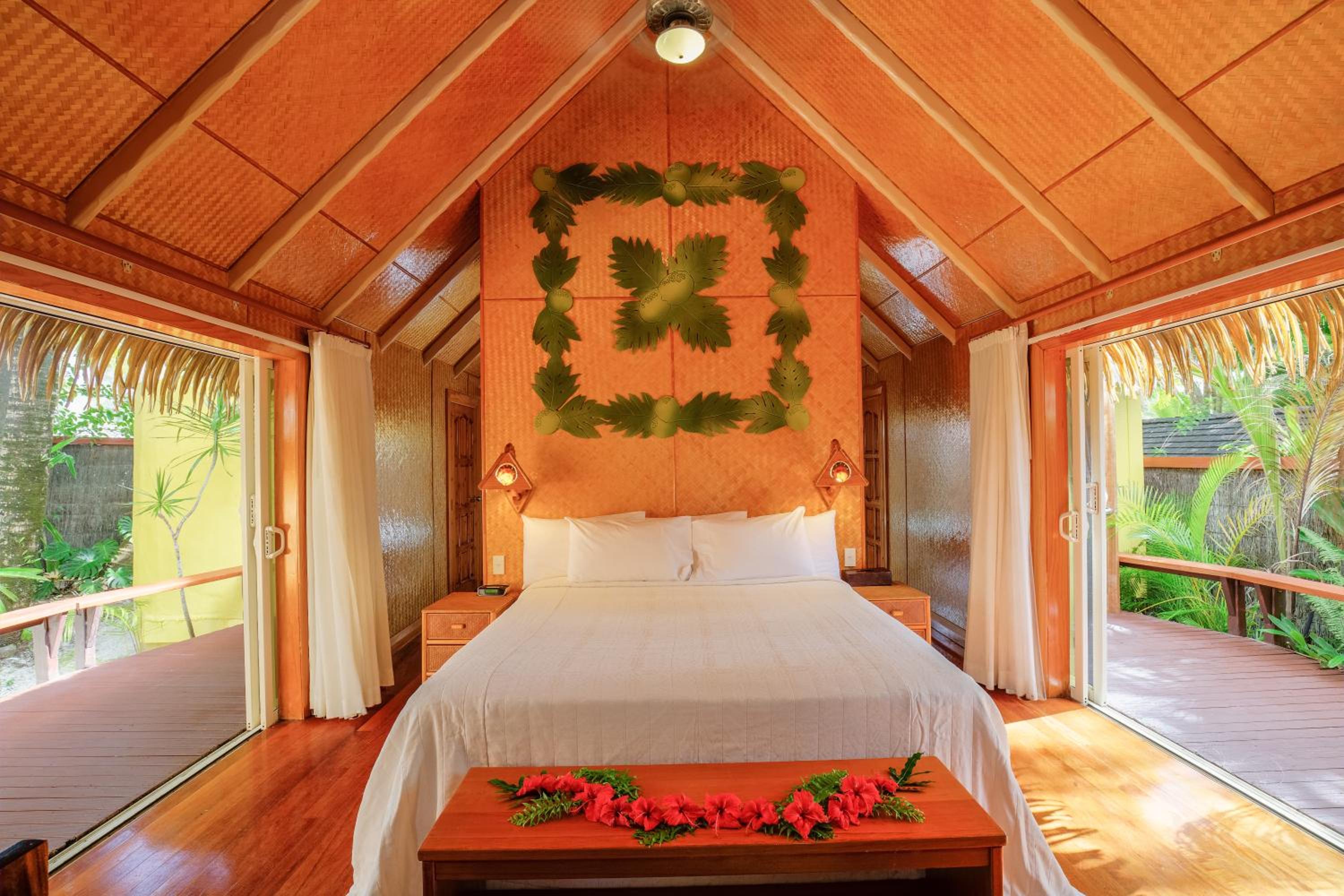 One-Bedroom Bungalow with Private Pool and Outdoor Spa Bath - Honeymoon