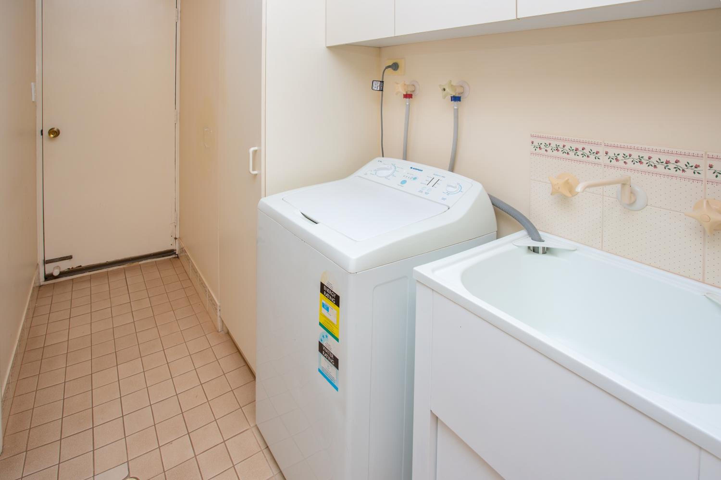 Standard 2 Bedroom Cabin - Photo 2