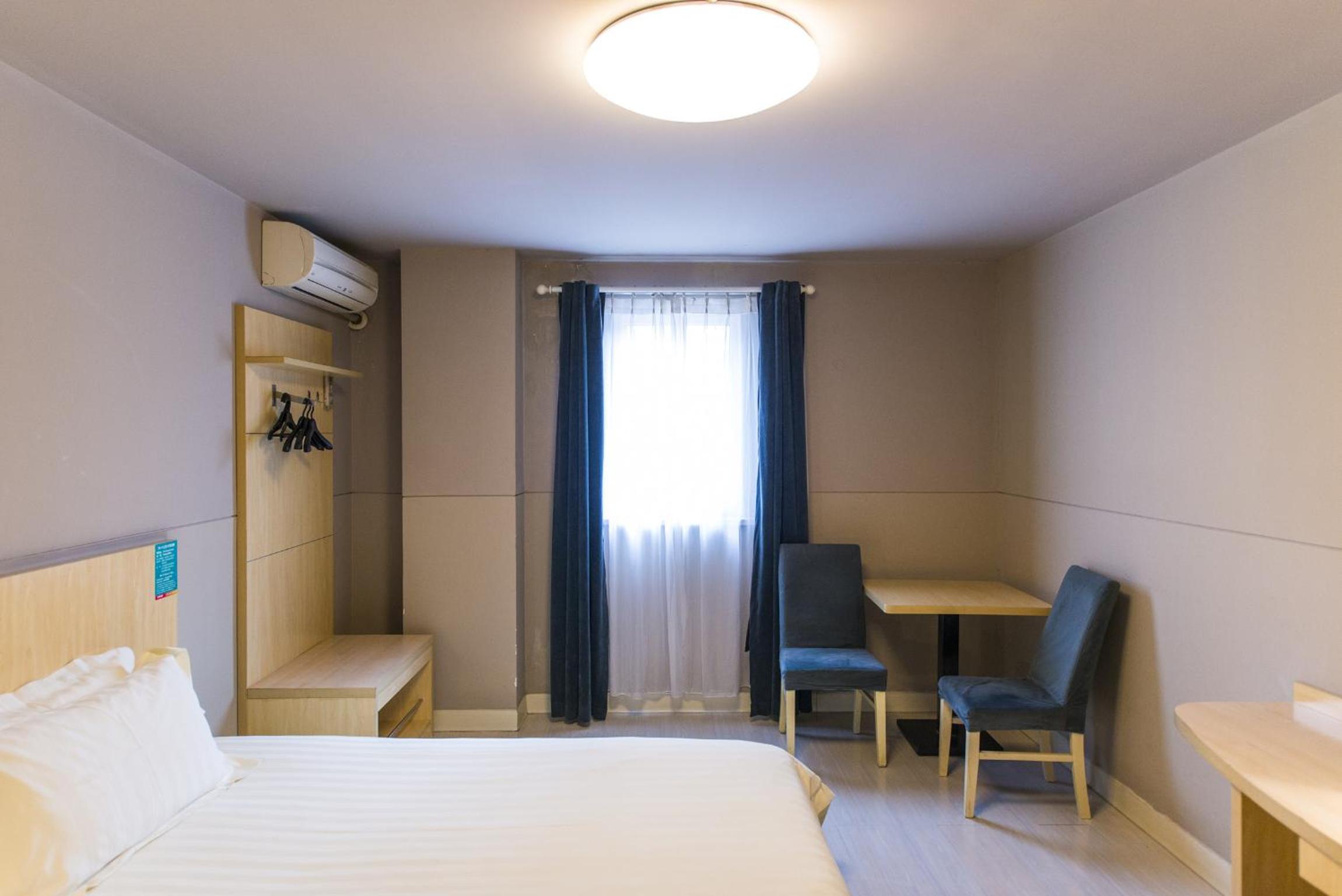 Business Queen Room A