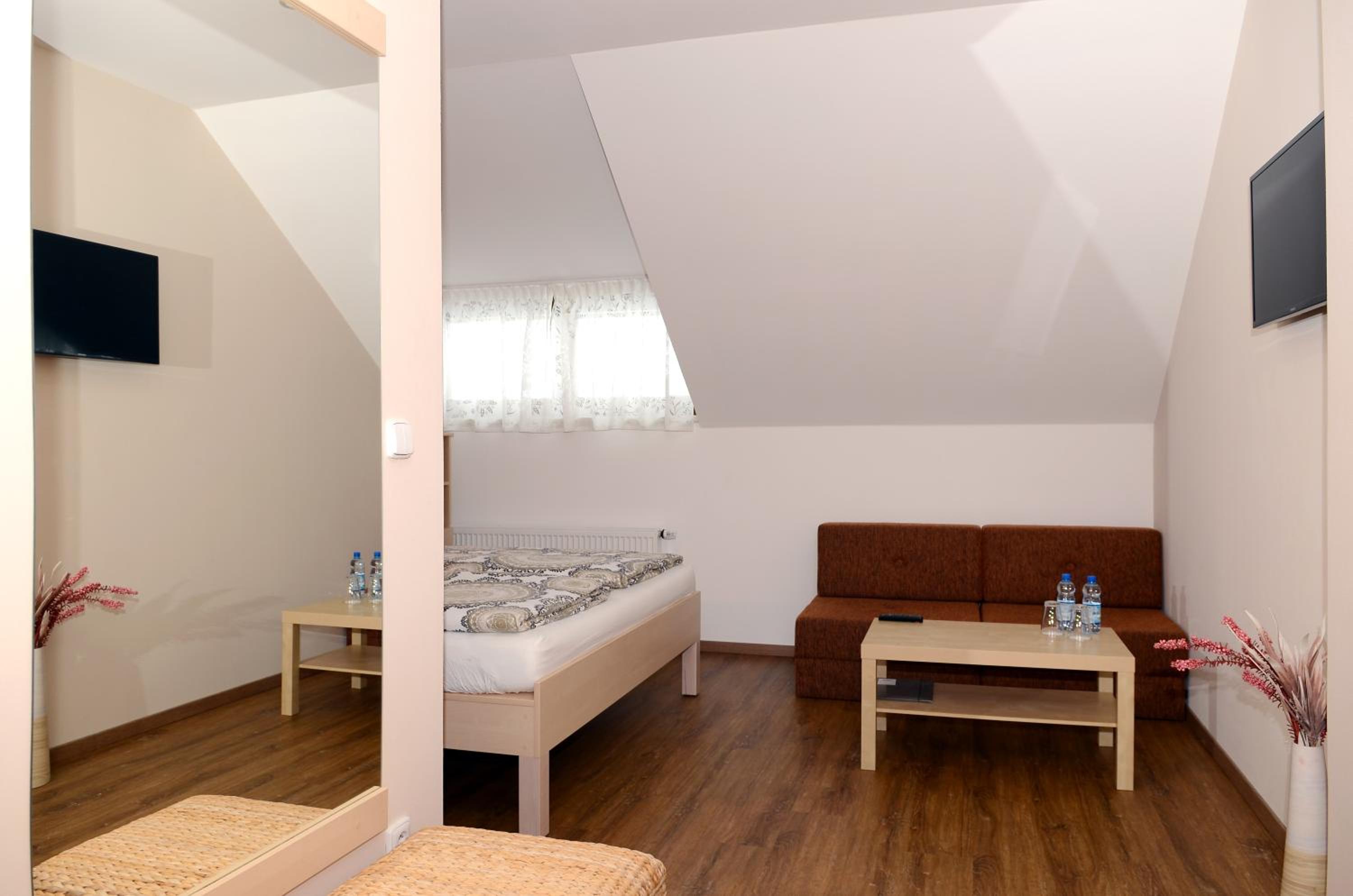 Double Room with Private Bathroom photo 2