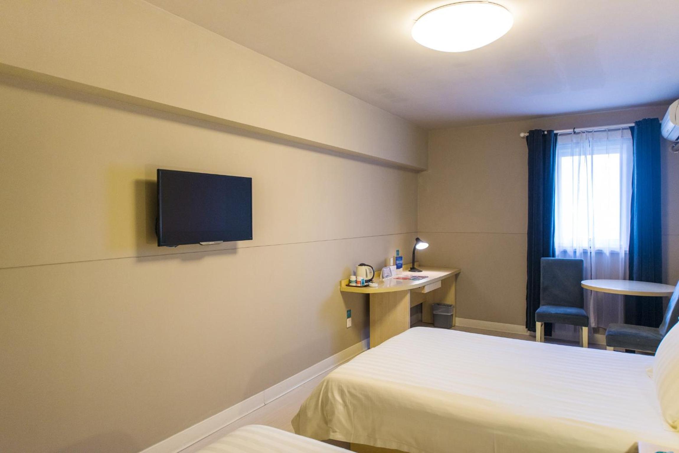 Business Twin Room A photo 3